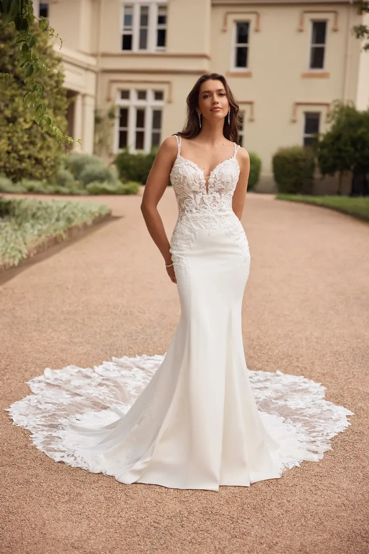 Luxe Wedding Dress With Jaw-Dropping Laser-Cut Train # ST620