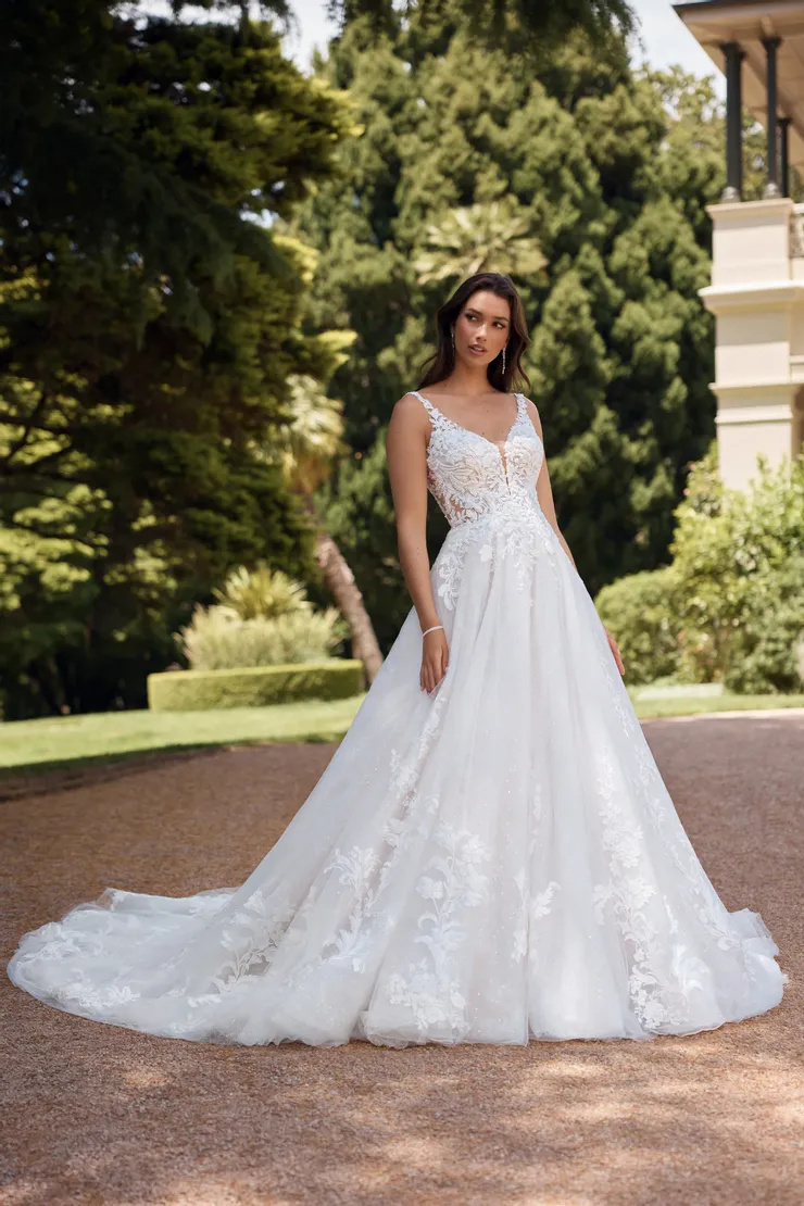 Grand Bridal Gown With Low Back And Sexy Neckline # ST623