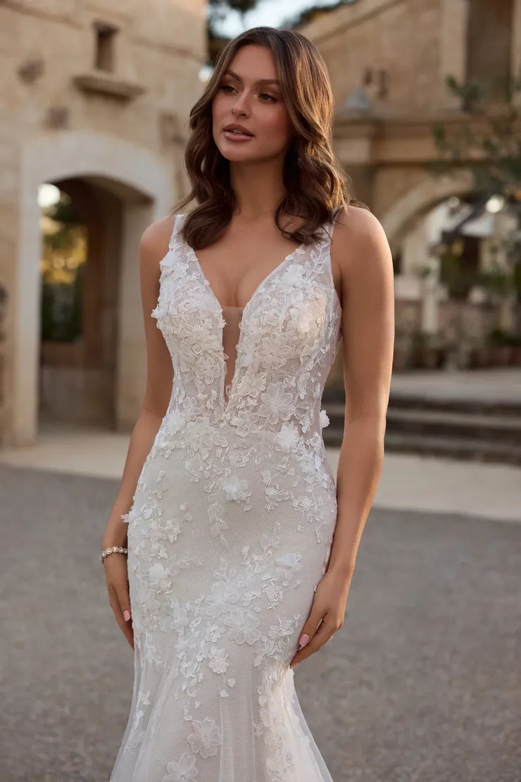 Magical 3D Lace Wedding Gown With Illusion Back # ST634