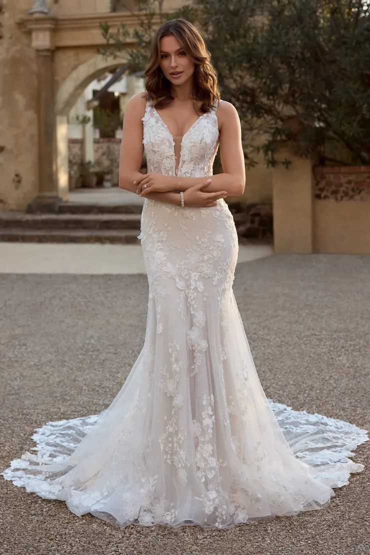 Magical 3D Lace Wedding Gown With Illusion Back # ST634