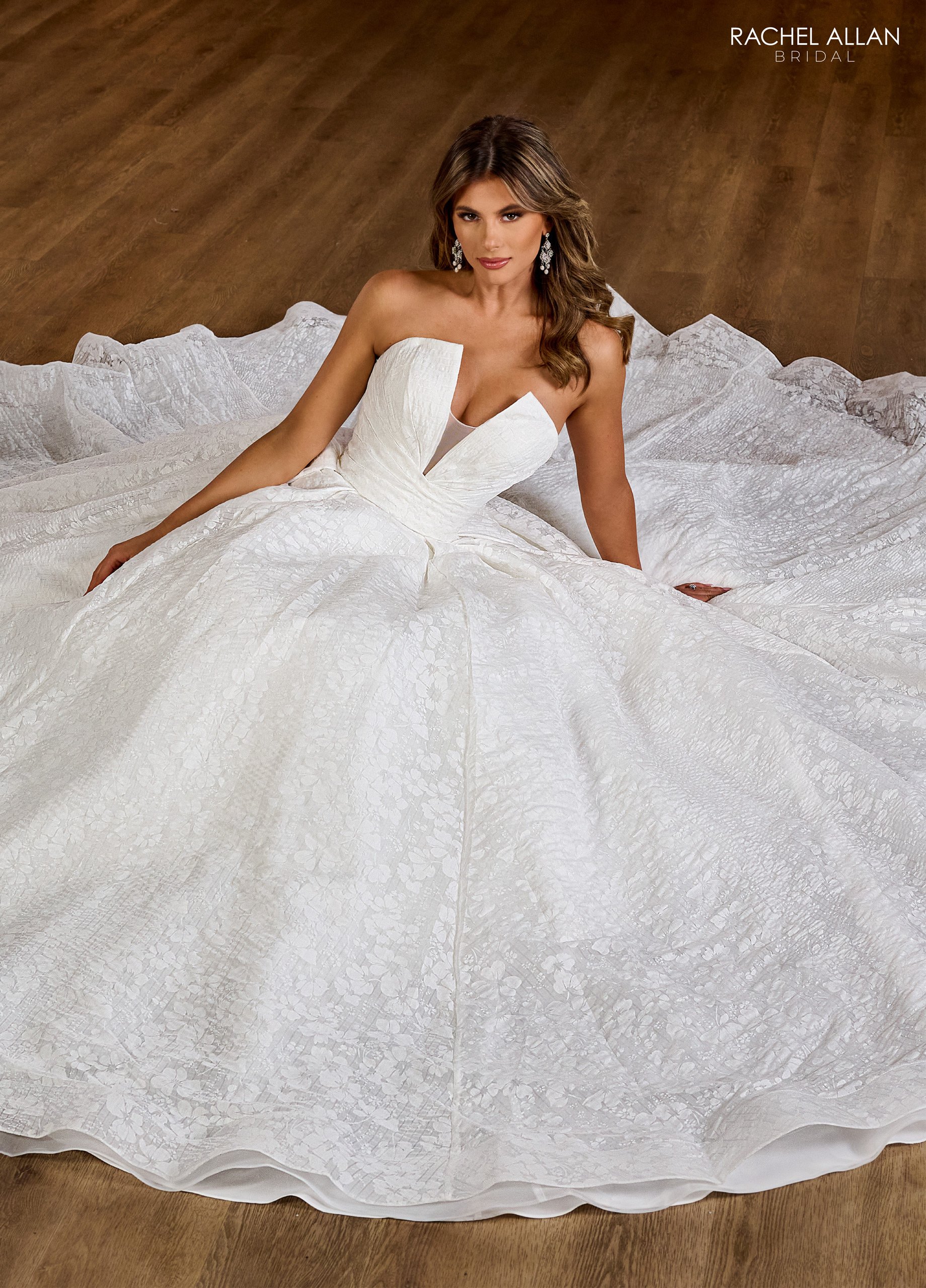 Luxurious Ball Gown Strapless Cinched Waist Print Organza Wedding Dress RB6150