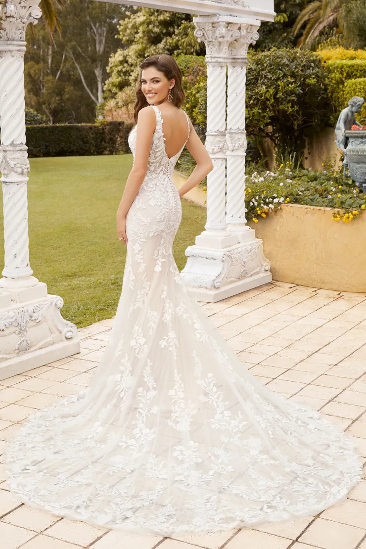 Fashion-Forward Fit And Flare Wedding Dress #Y12232