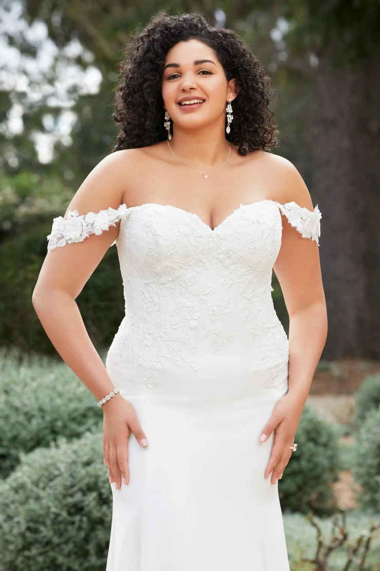 Modern Crepe Wedding Dress With Laser Cut Train # Y3113
