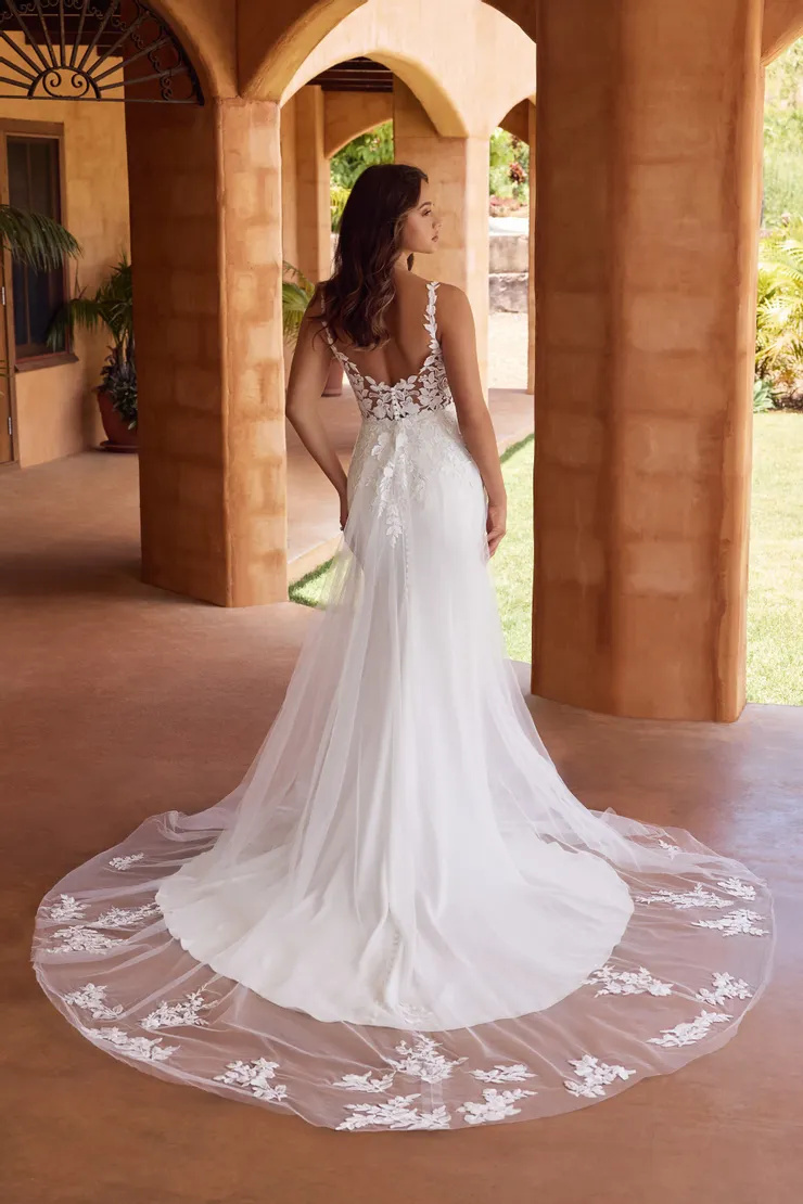 Modern Bridal Gown With Dreamy Detachable Tulle Overskirt # Y3121