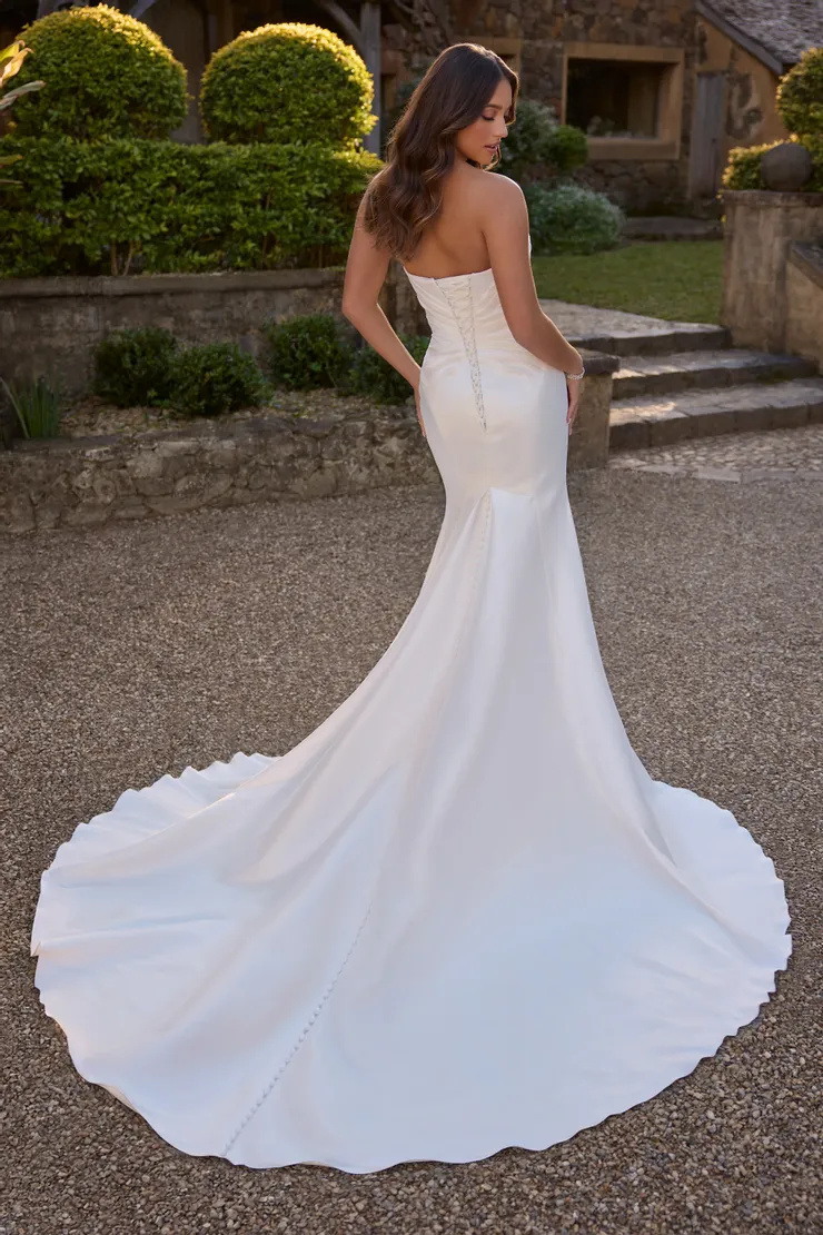 Mesmerizing Wedding Dress With Corset Back # Y3142