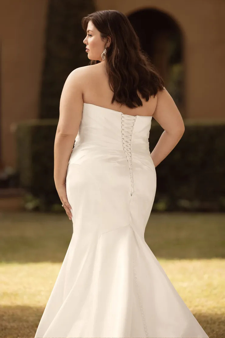 Mesmerizing Wedding Dress With Corset Back # Y3142