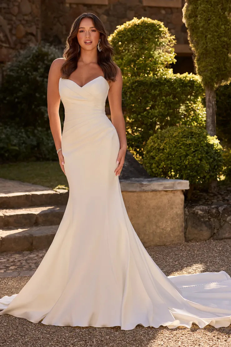 Mesmerizing Wedding Dress With Corset Back # Y3142