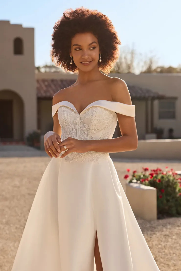 Beautiful Ball Gown With Skirt Split # Y3143
