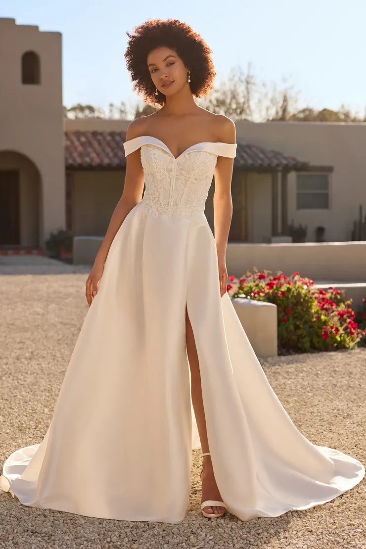 Beautiful Ball Gown With Skirt Split # Y3143