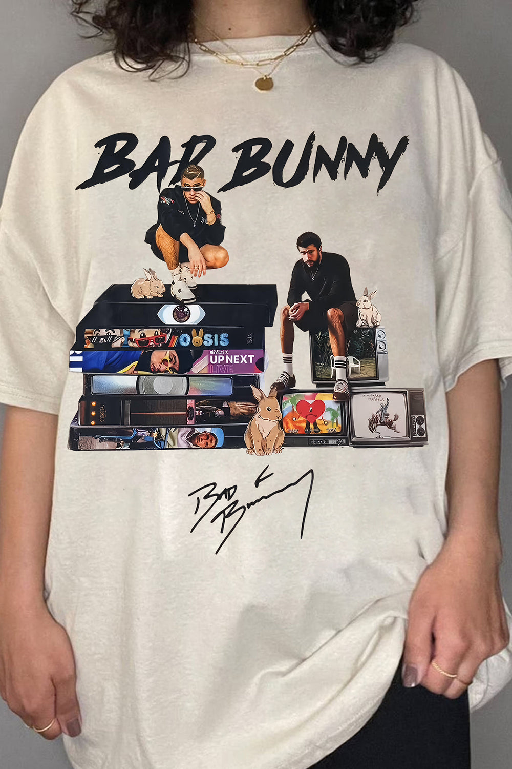 Bad Bunny Debi Tirar Mas Fotos Graphic Tee For Women