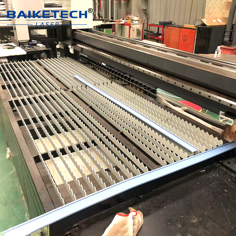 TH-2004S-1000W【FOB】Small-format High Precision Laser Cutting Machine