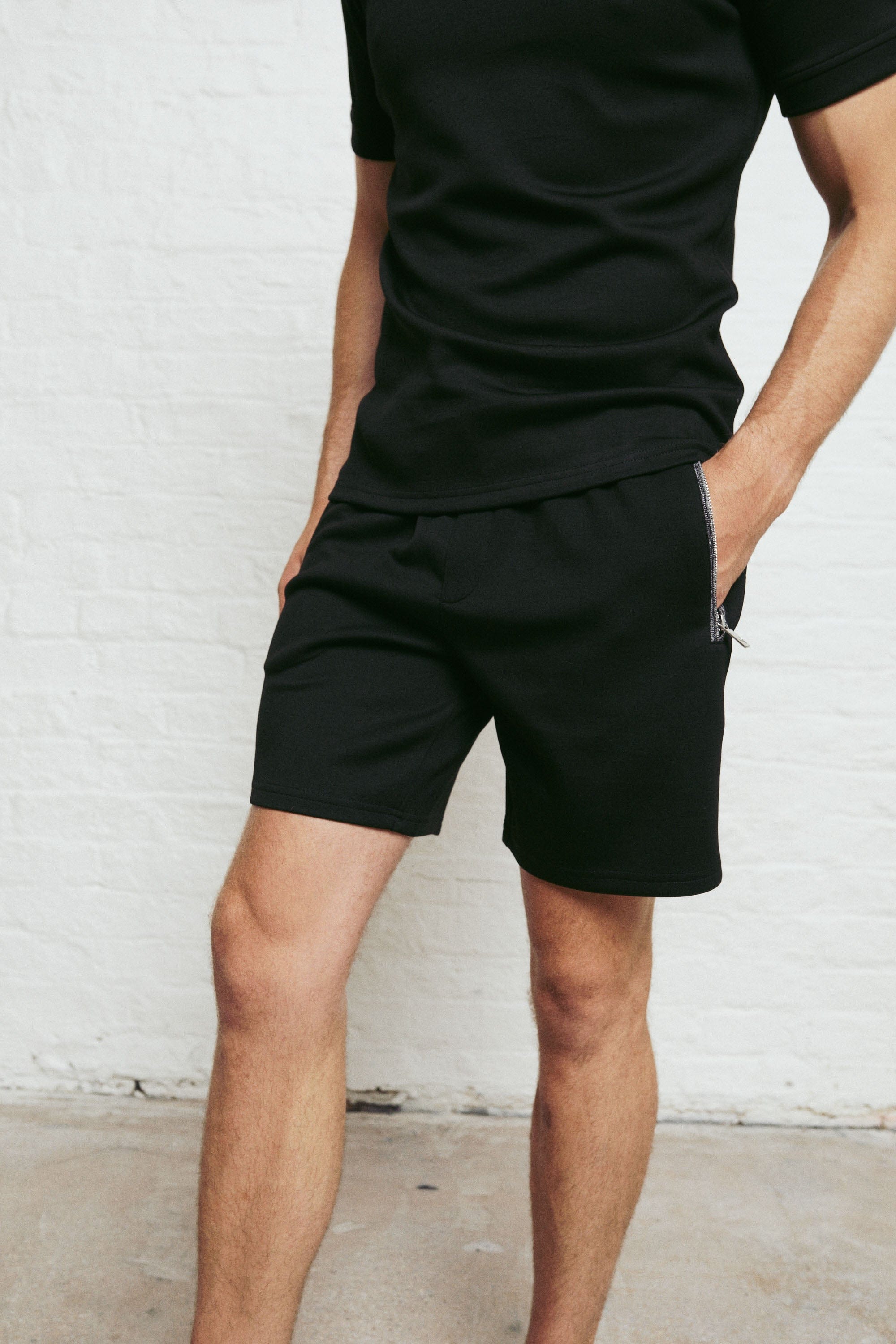 Luxe Contrast Pocket Short - Black
