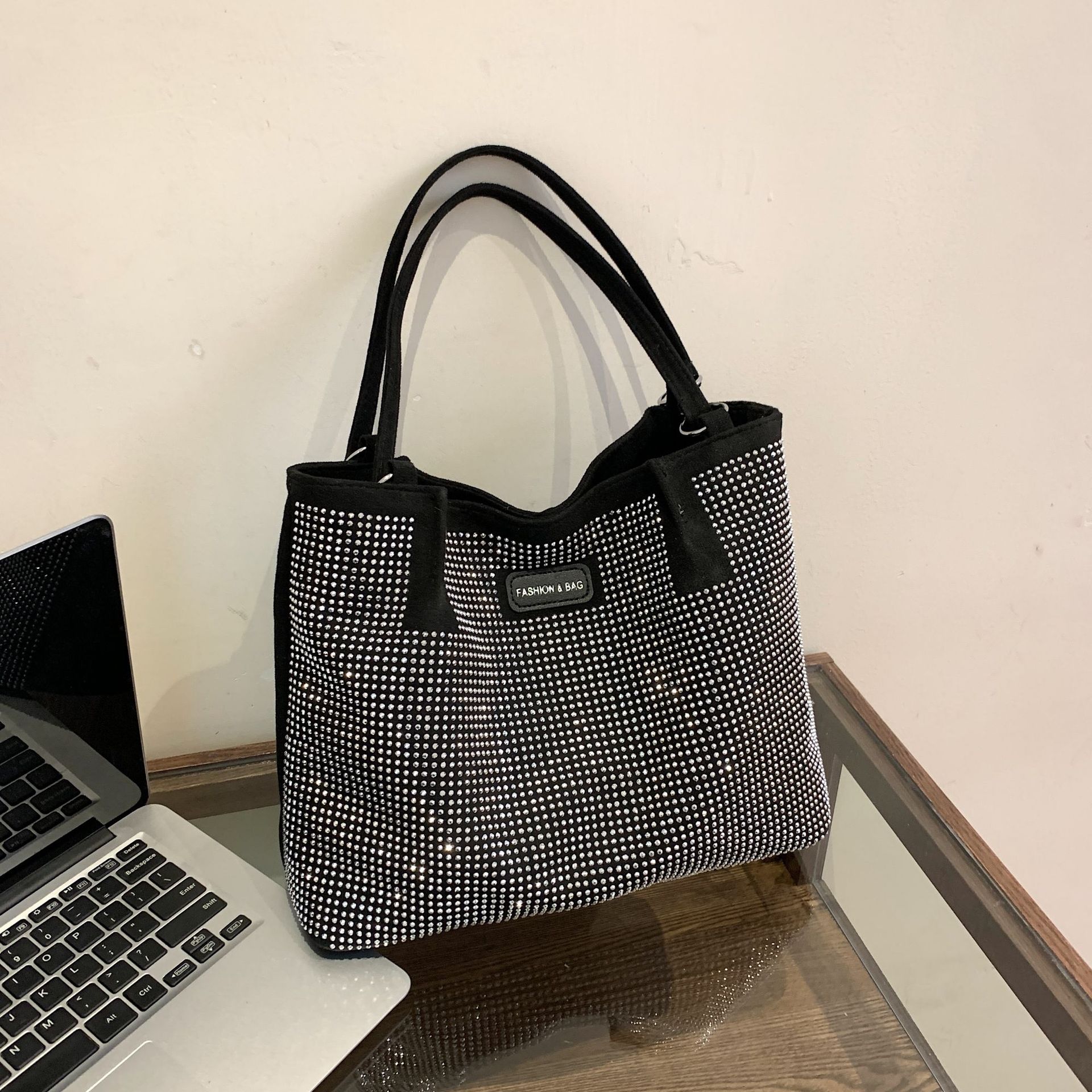 Stylish & Sparkling Premium Commuter Shoulder Bag