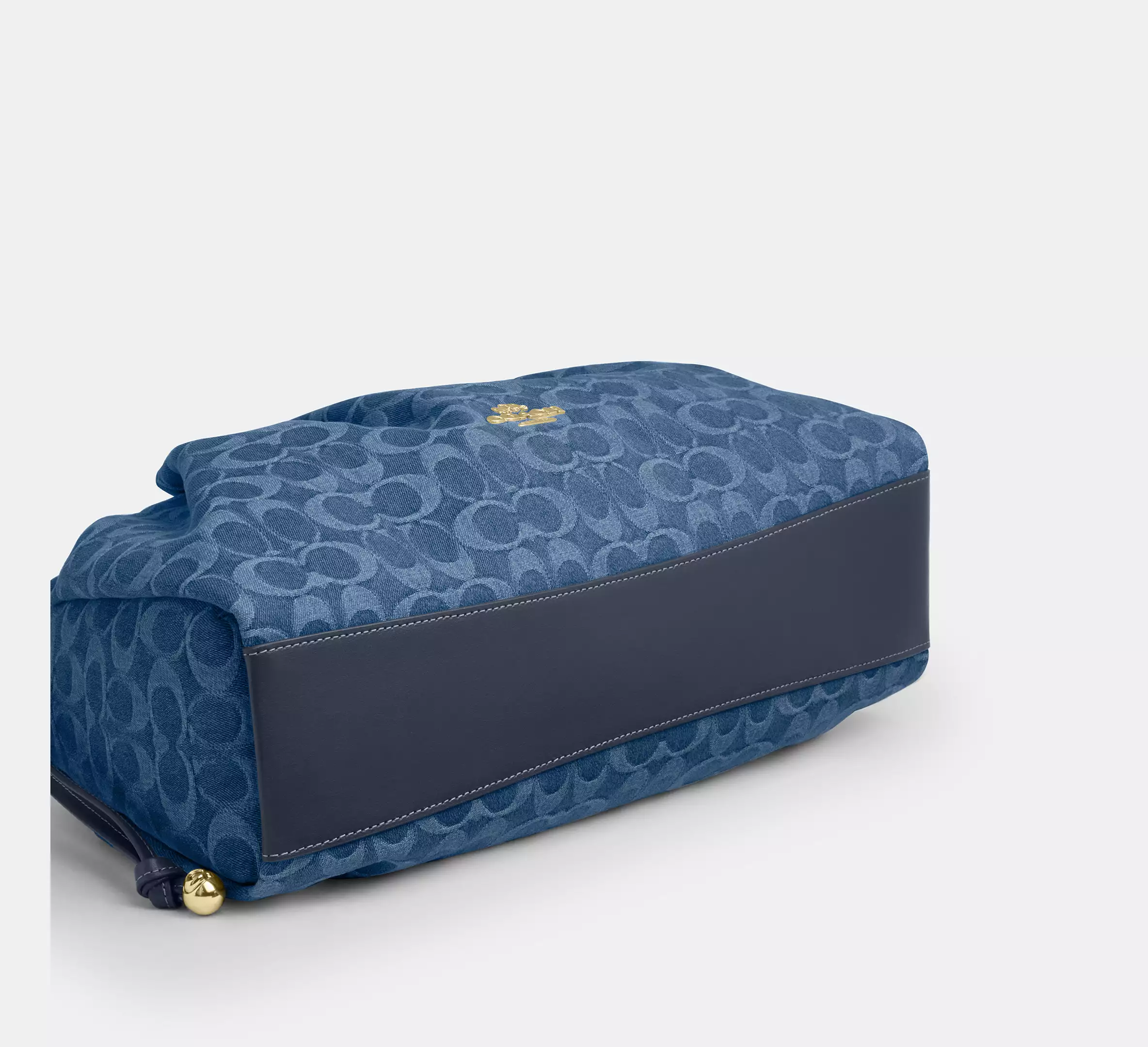 Faye Large Shoulder Bag In Signature Denim