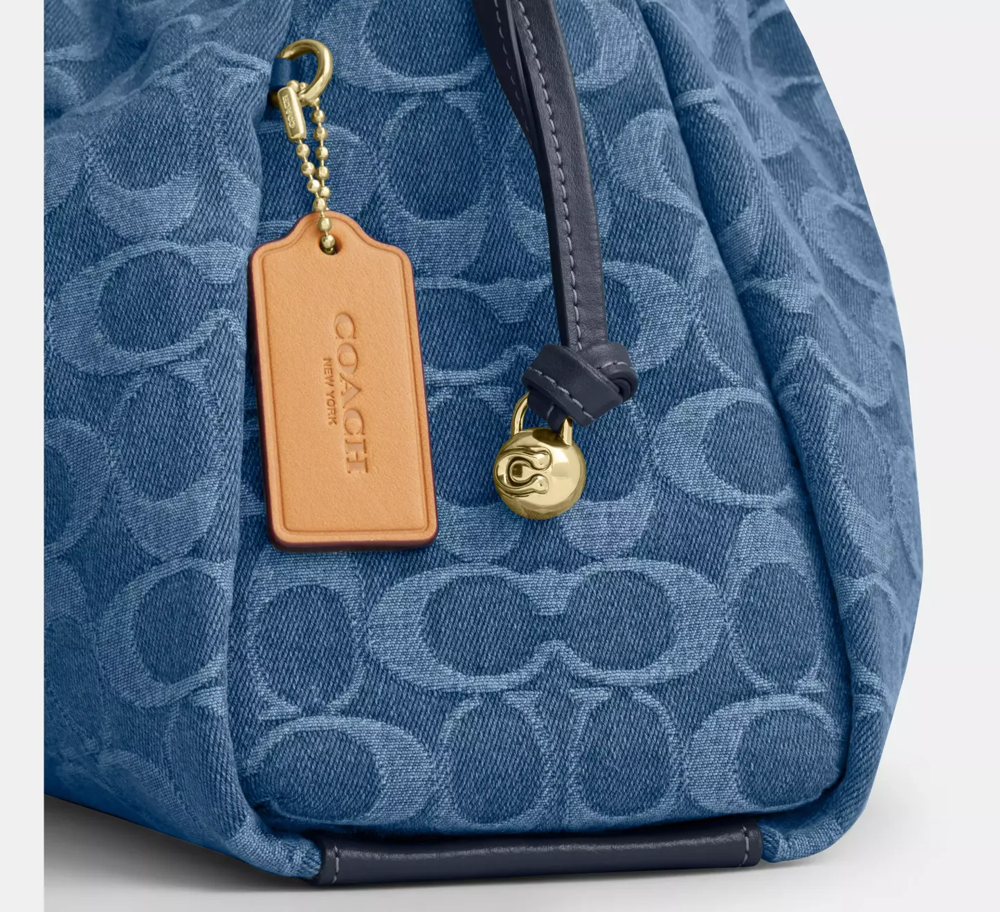 Faye Large Shoulder Bag In Signature Denim