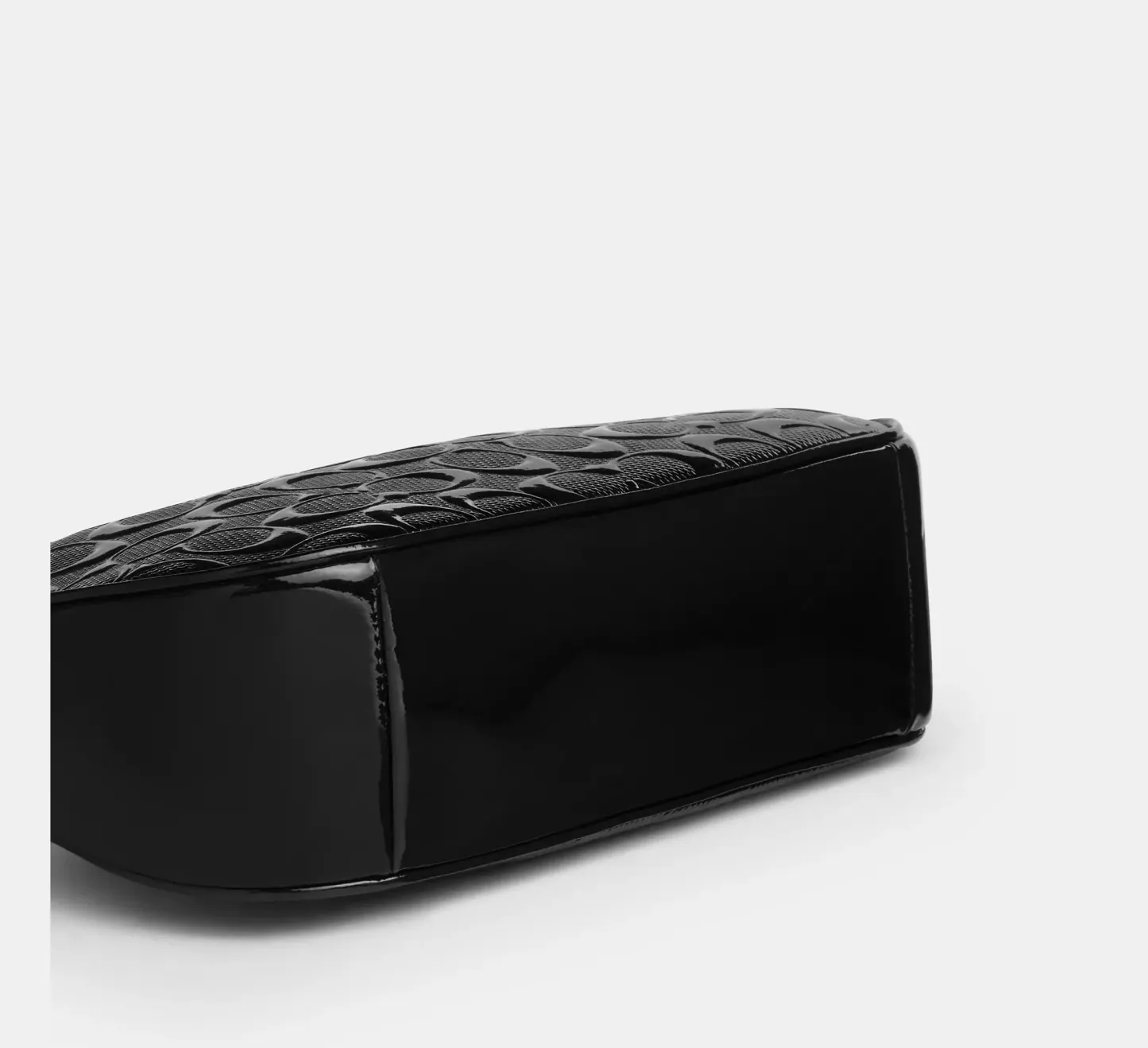 Teri Shoulder Bag In Signature Leather With Heart Charm