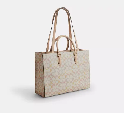 Maggie Tote Bag In Signature Canvas