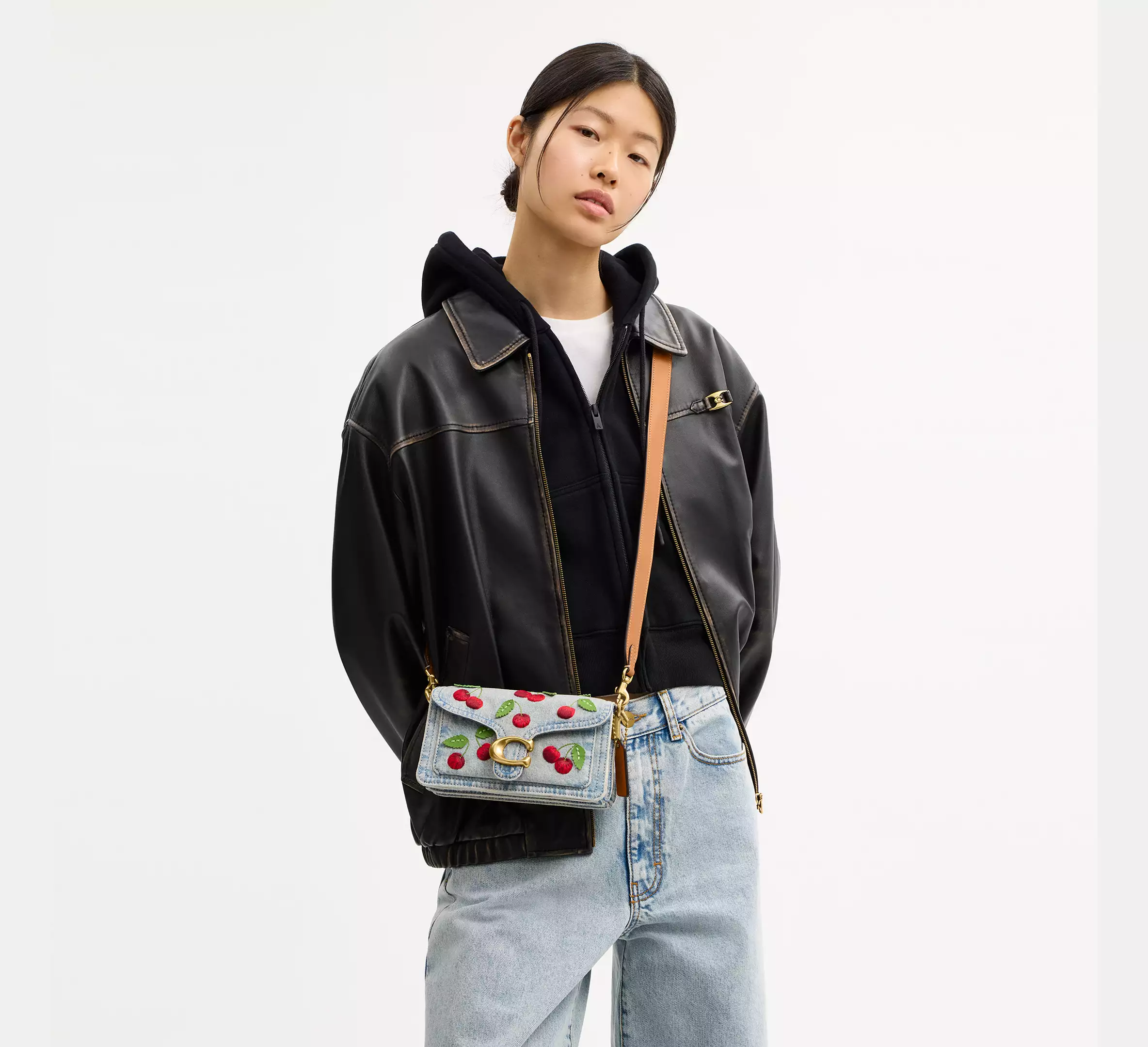 Tabby Shoulder Bag 20 With Cherry Embroidery