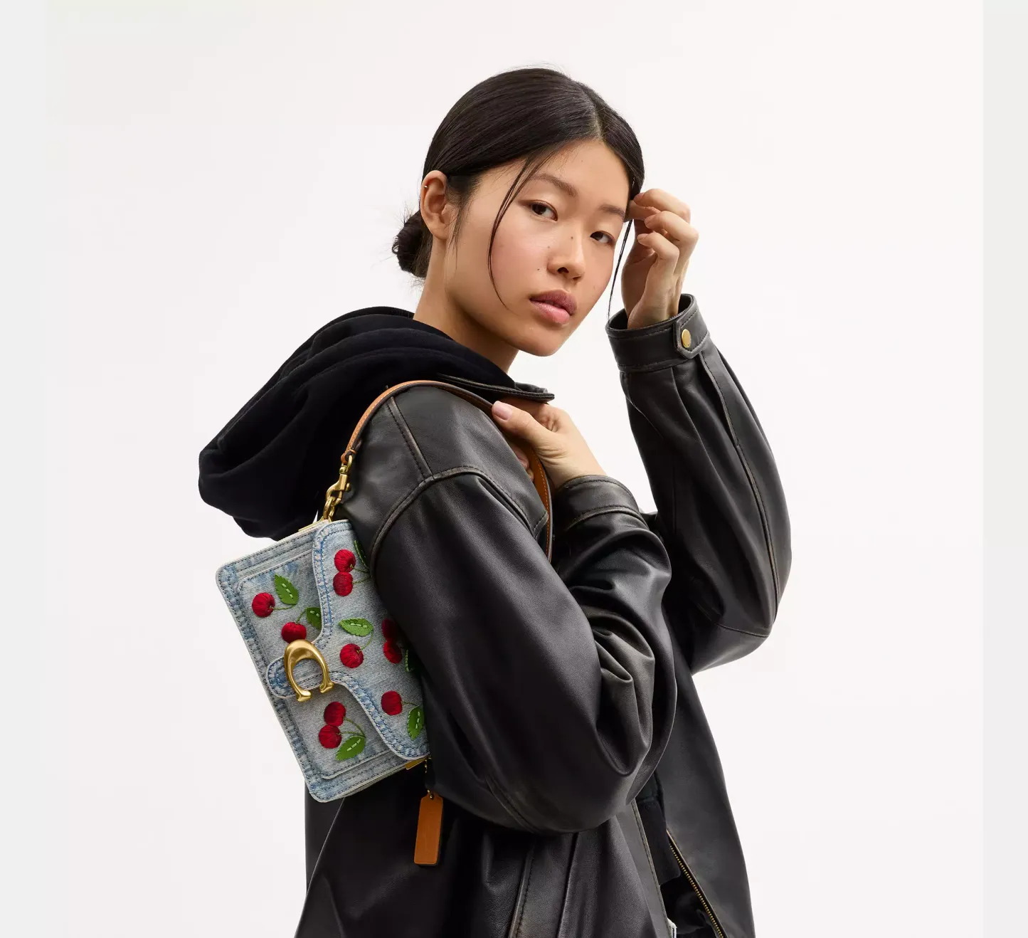 Tabby Shoulder Bag 20 With Cherry Embroidery