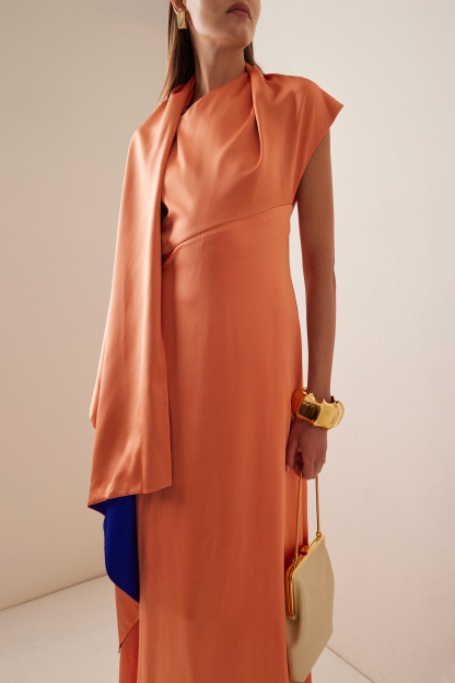 Stain Contrast Color Cape Sleeve Maxi Dress