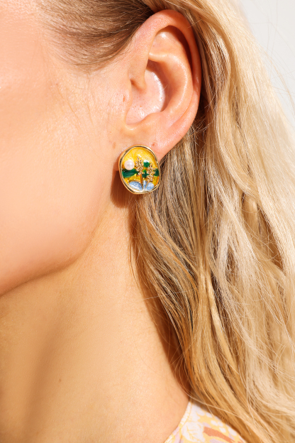 Round Cameo Faux Pearl Stud Earrings