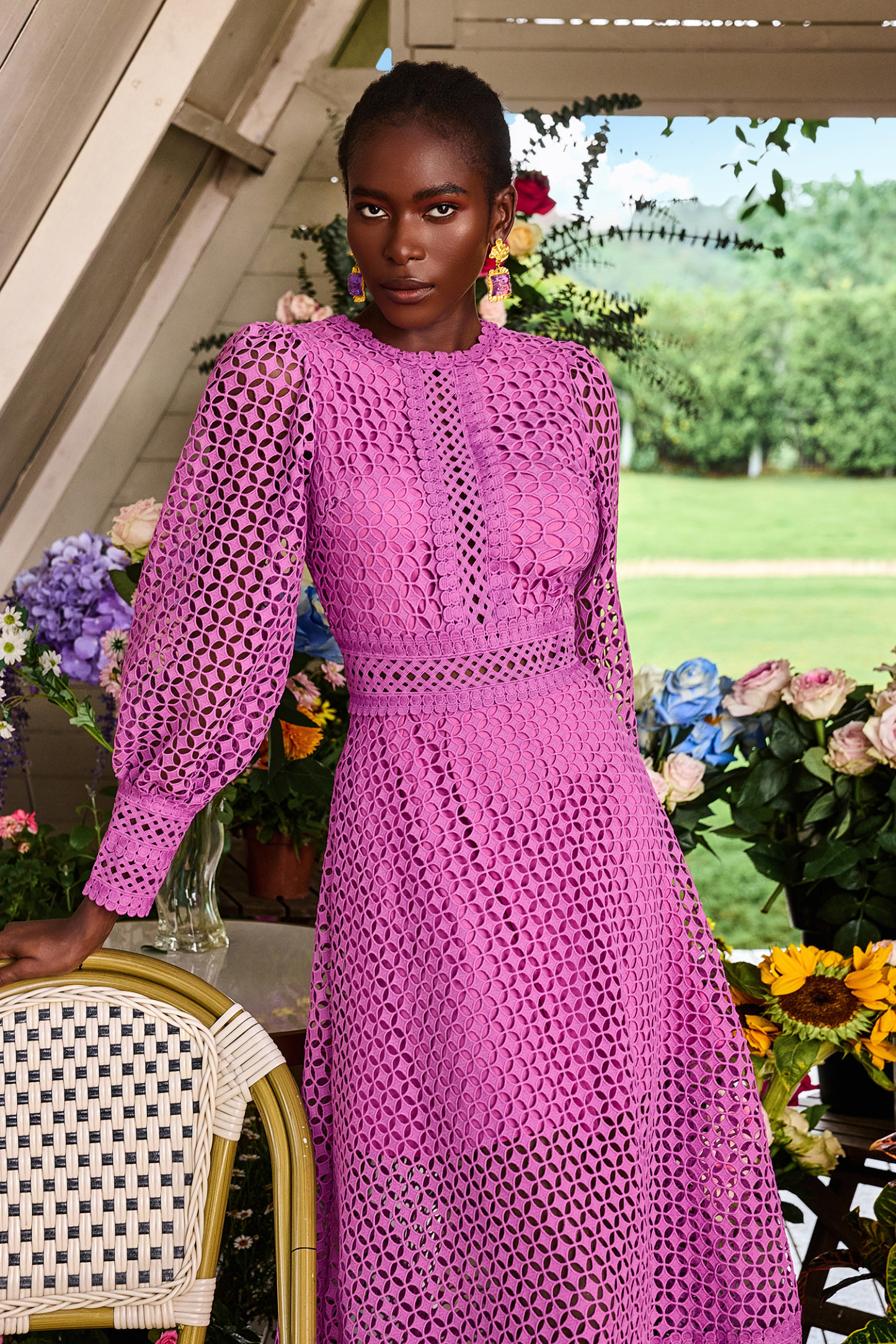 Solid Lace Lantern Sleeve Midi Dress