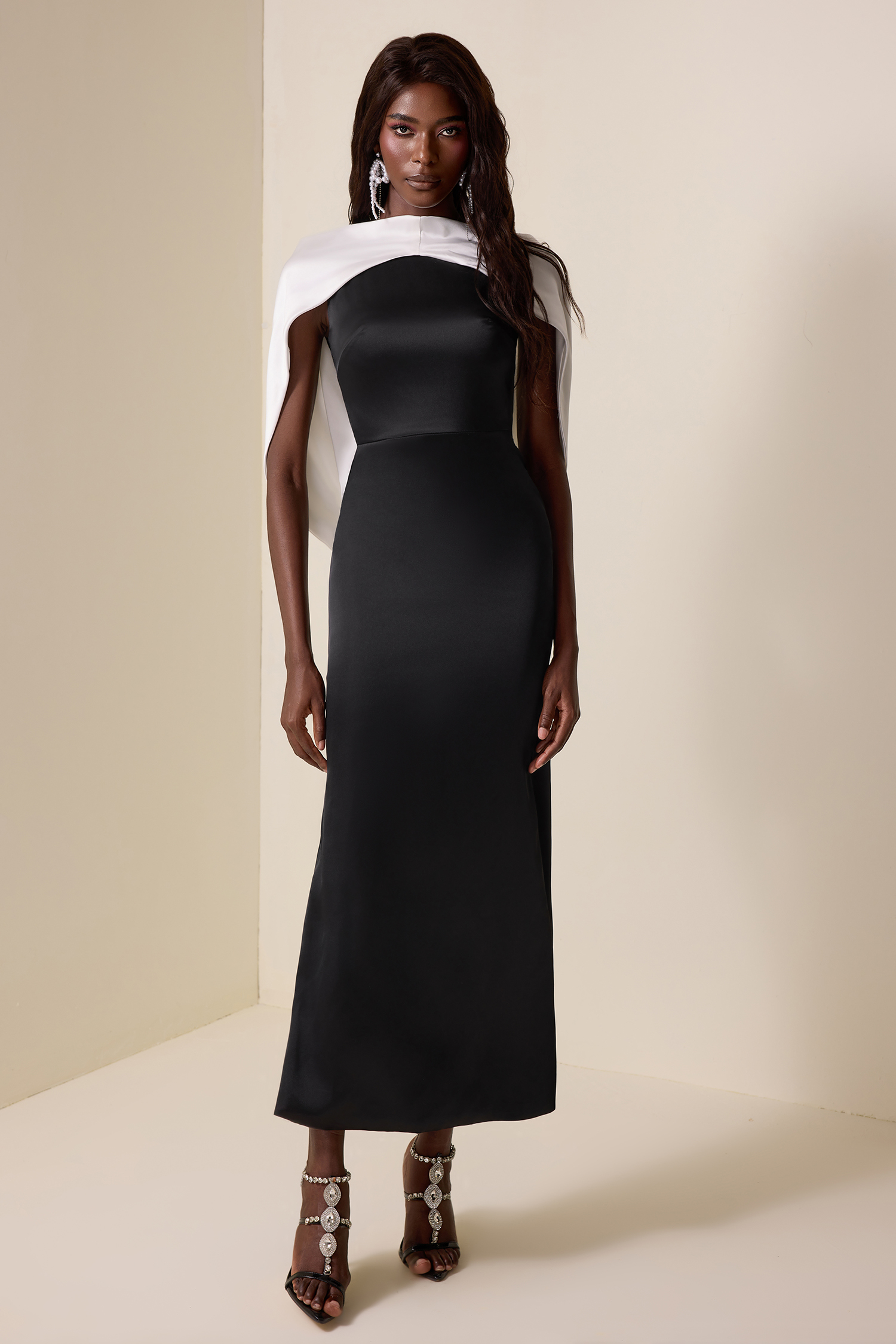 Solid Sleeveless Boat Neck Midi Dress