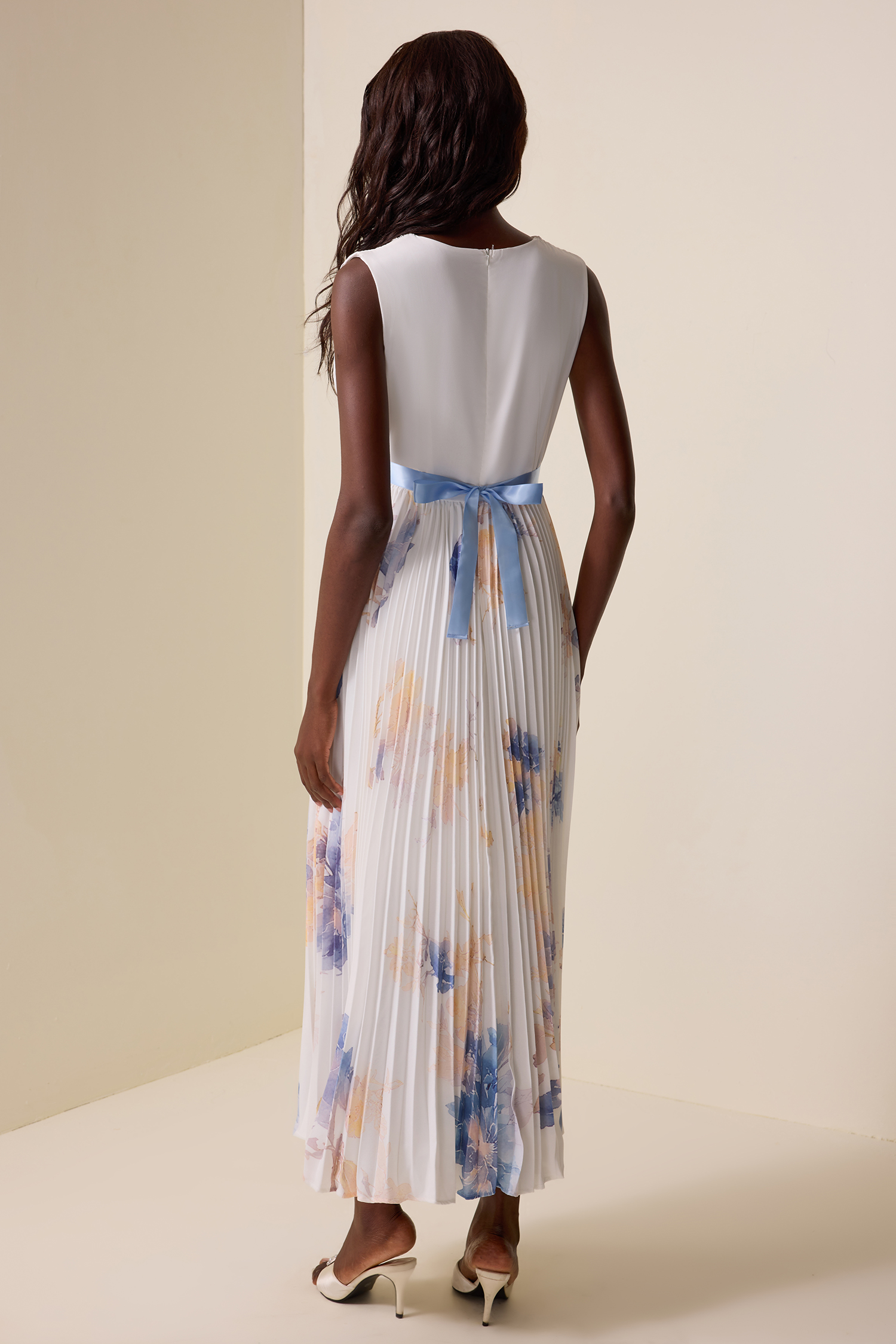 Floral Pleated V-Neck Midi Dress