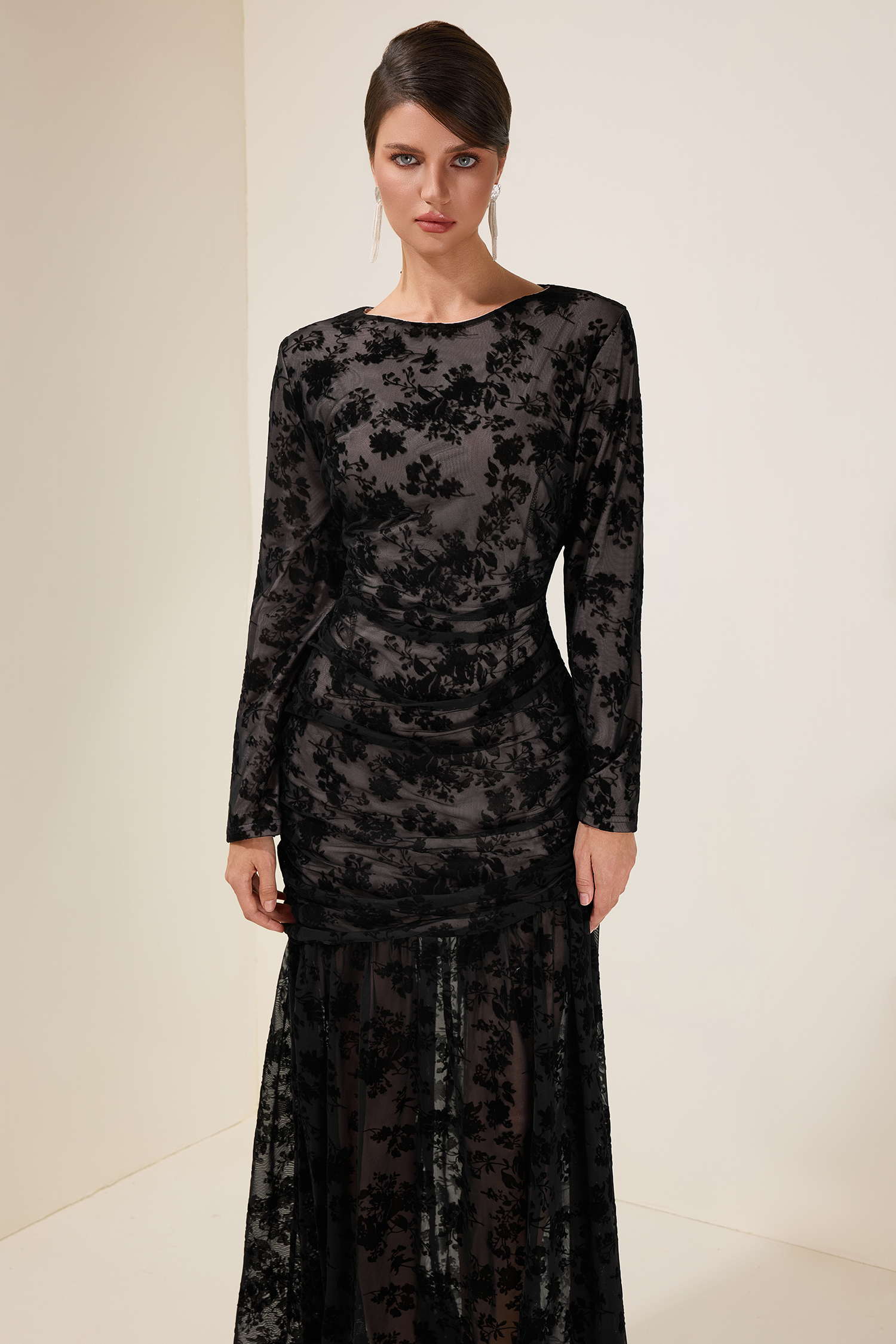 Lace Round Neck Gathering Midi Dress