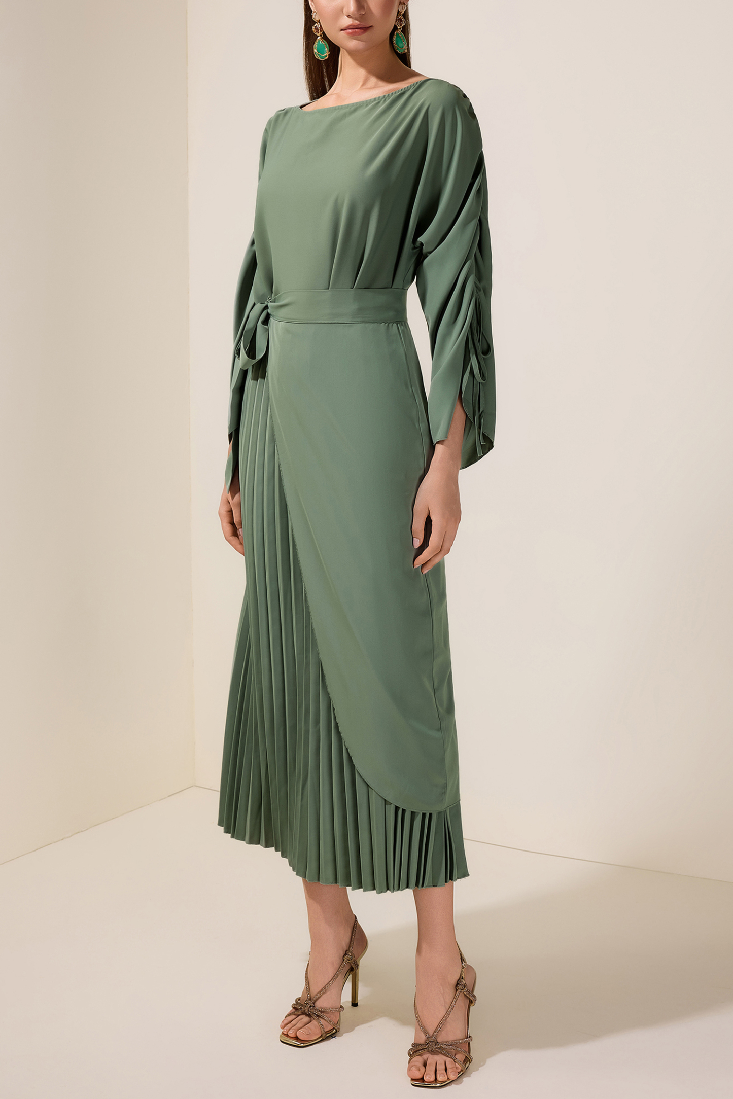 Solid Skew Collar Pleated Maxi Dress With Belt