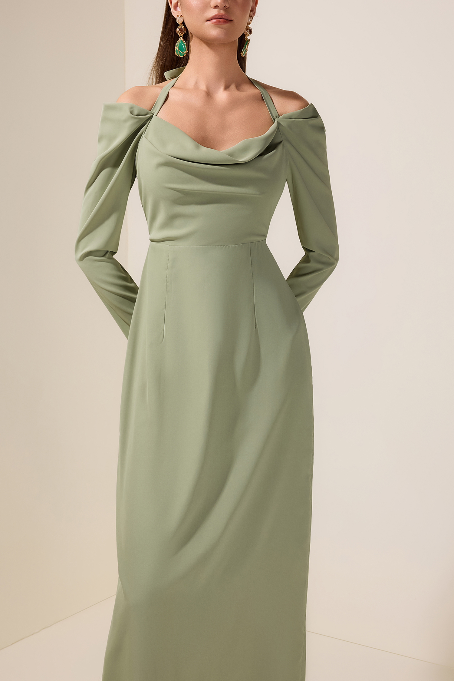 Solid Halter Neck Long Sleeve Maxi Dress