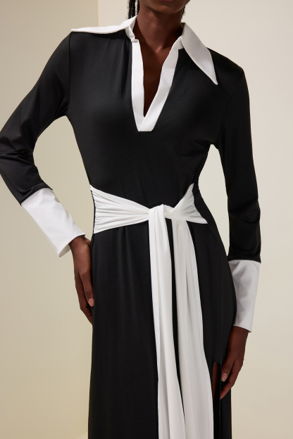 Contrast Color Flapped Lace-Up Maxi Dress