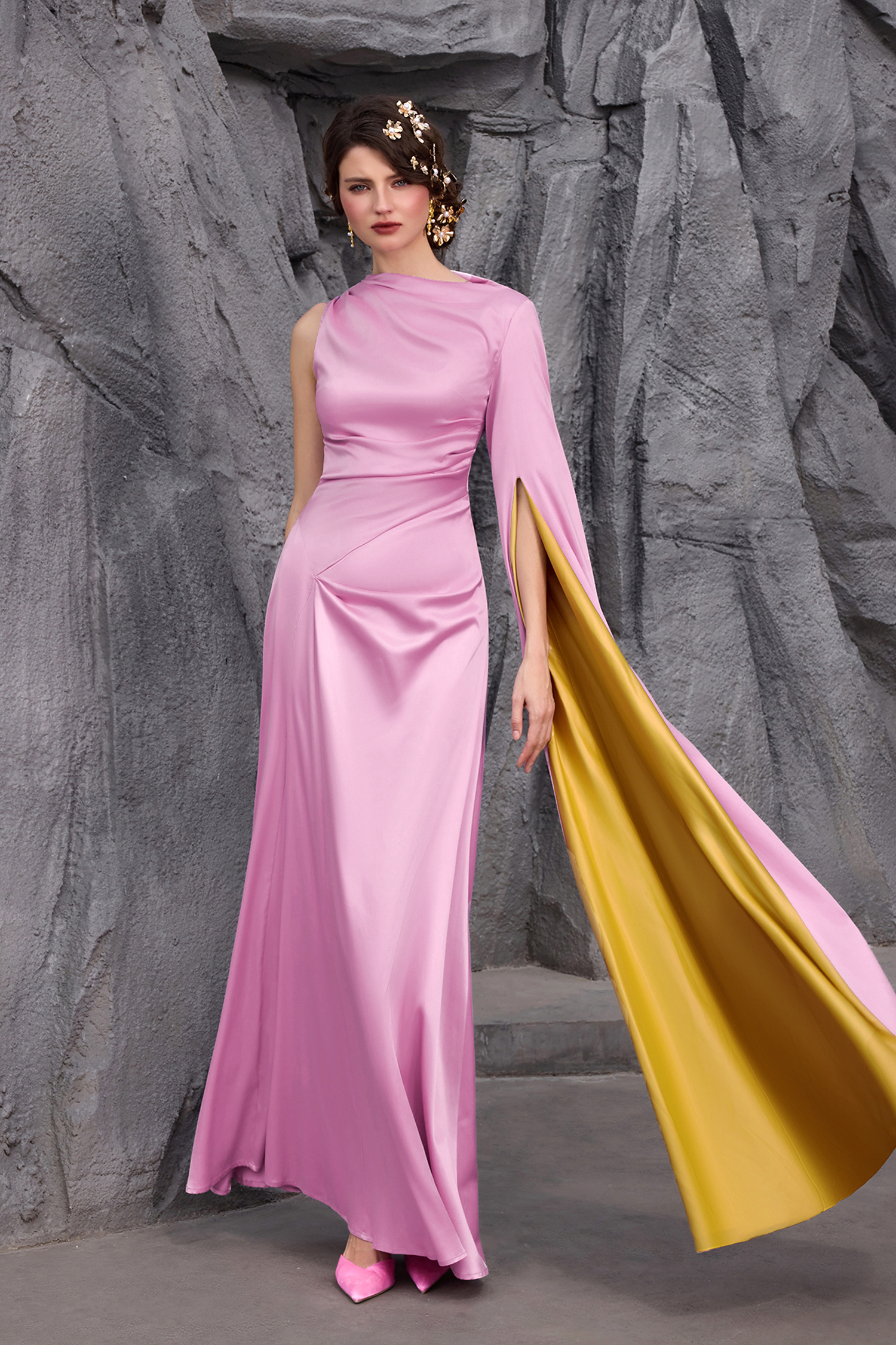 Contrast Color Gathering One Sleeve Maxi Dress