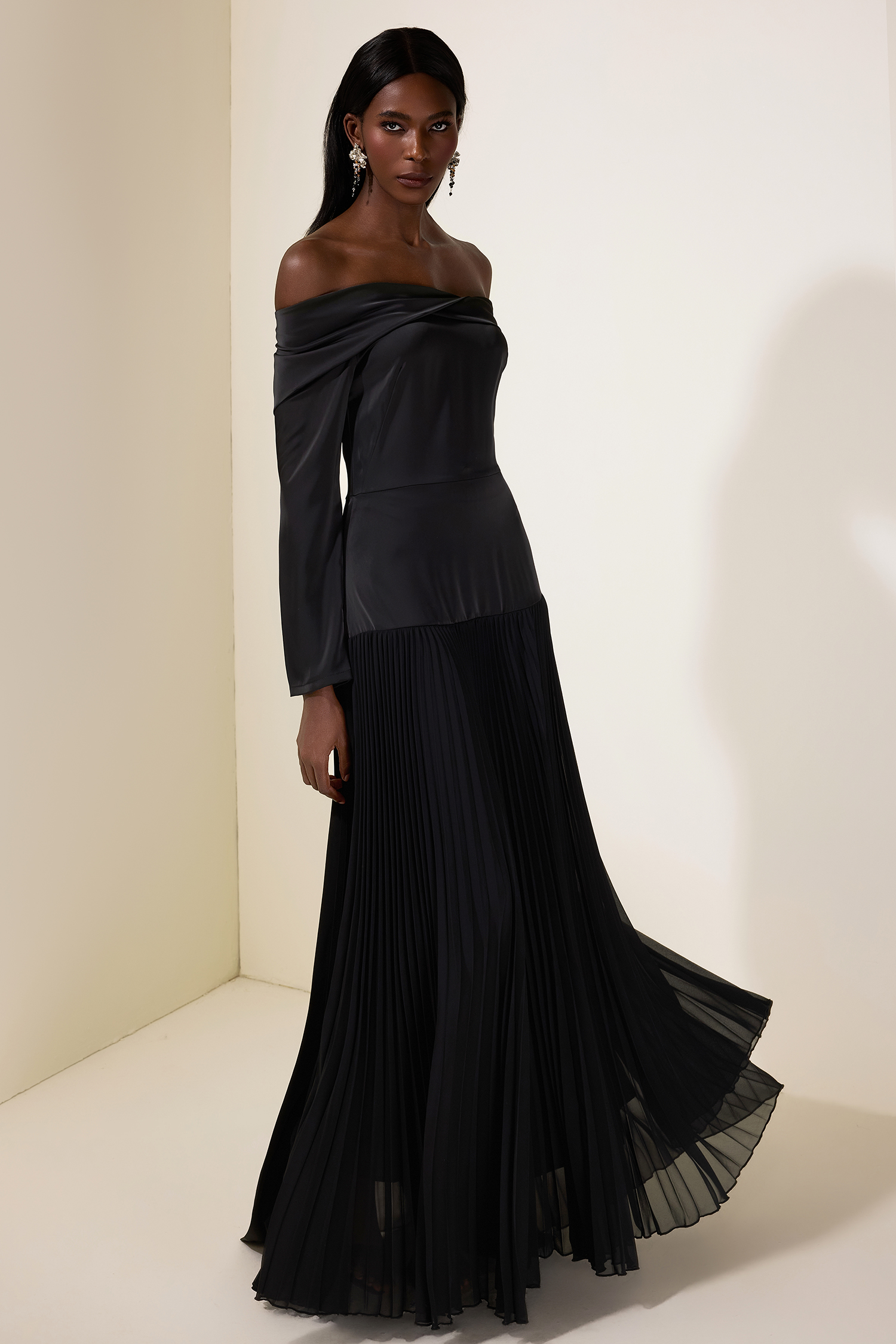 Satin Splicing Chiffon Pleat Maxi Dress