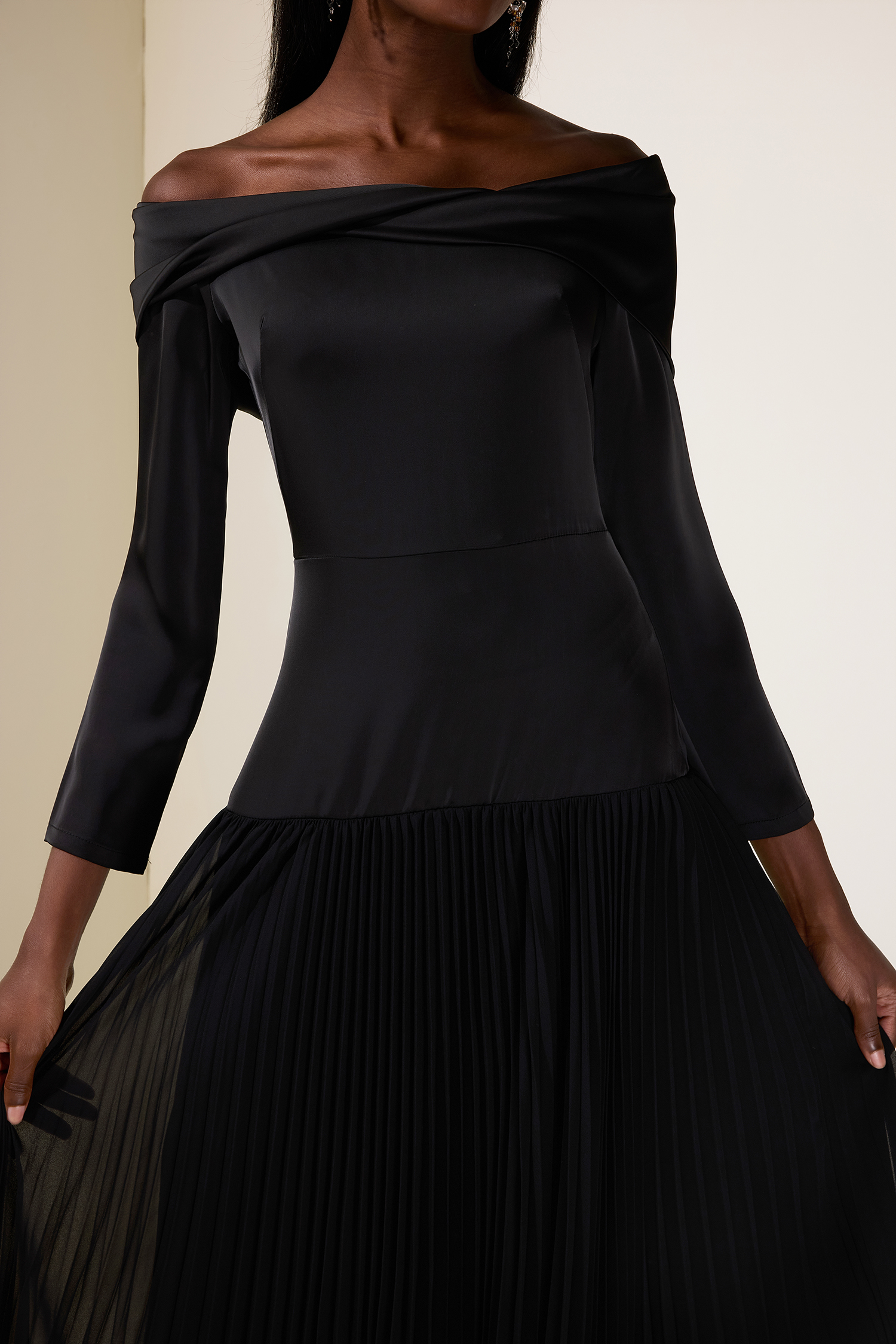 Satin Splicing Chiffon Pleat Maxi Dress