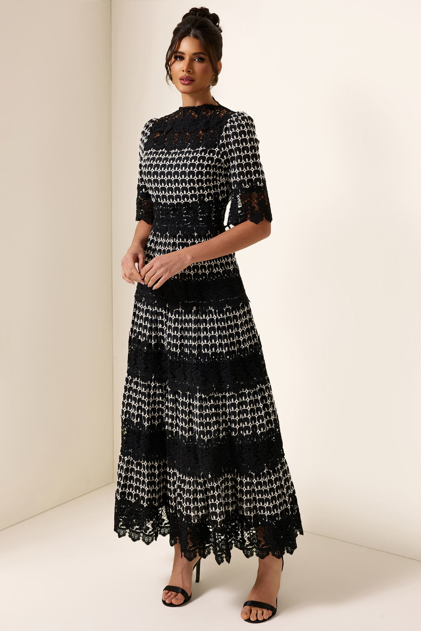 Lace Embroidery Short Sleeve Midi Dress