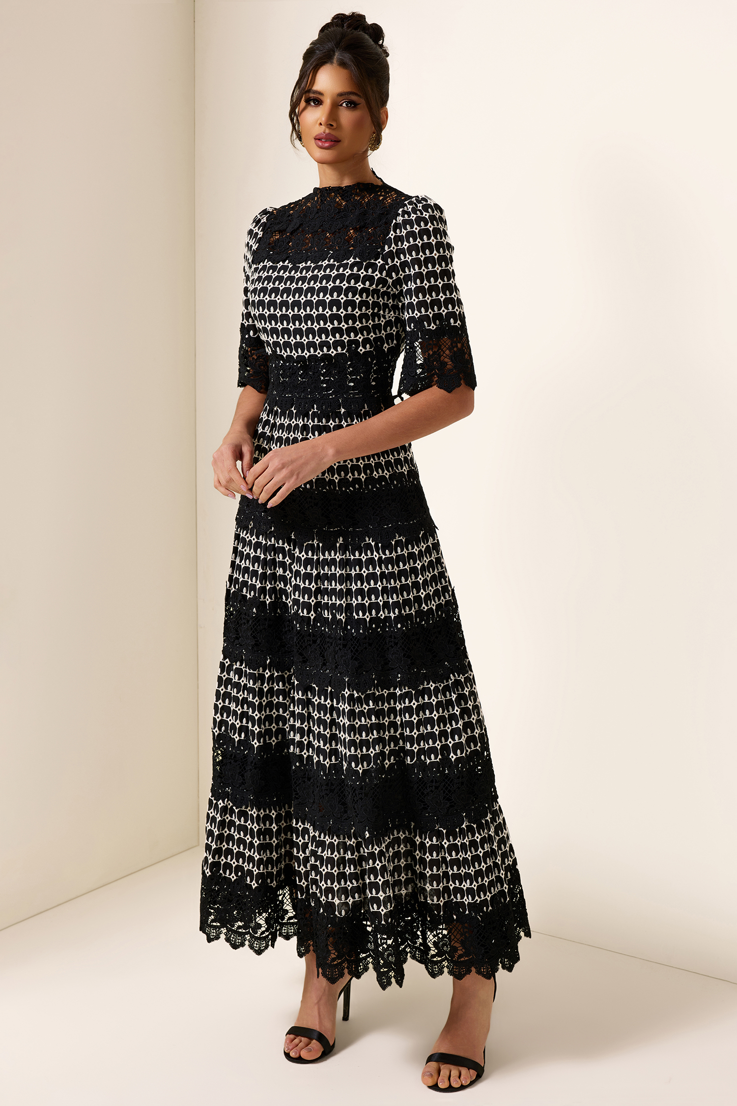 Lace Embroidery Short Sleeve Midi Dress