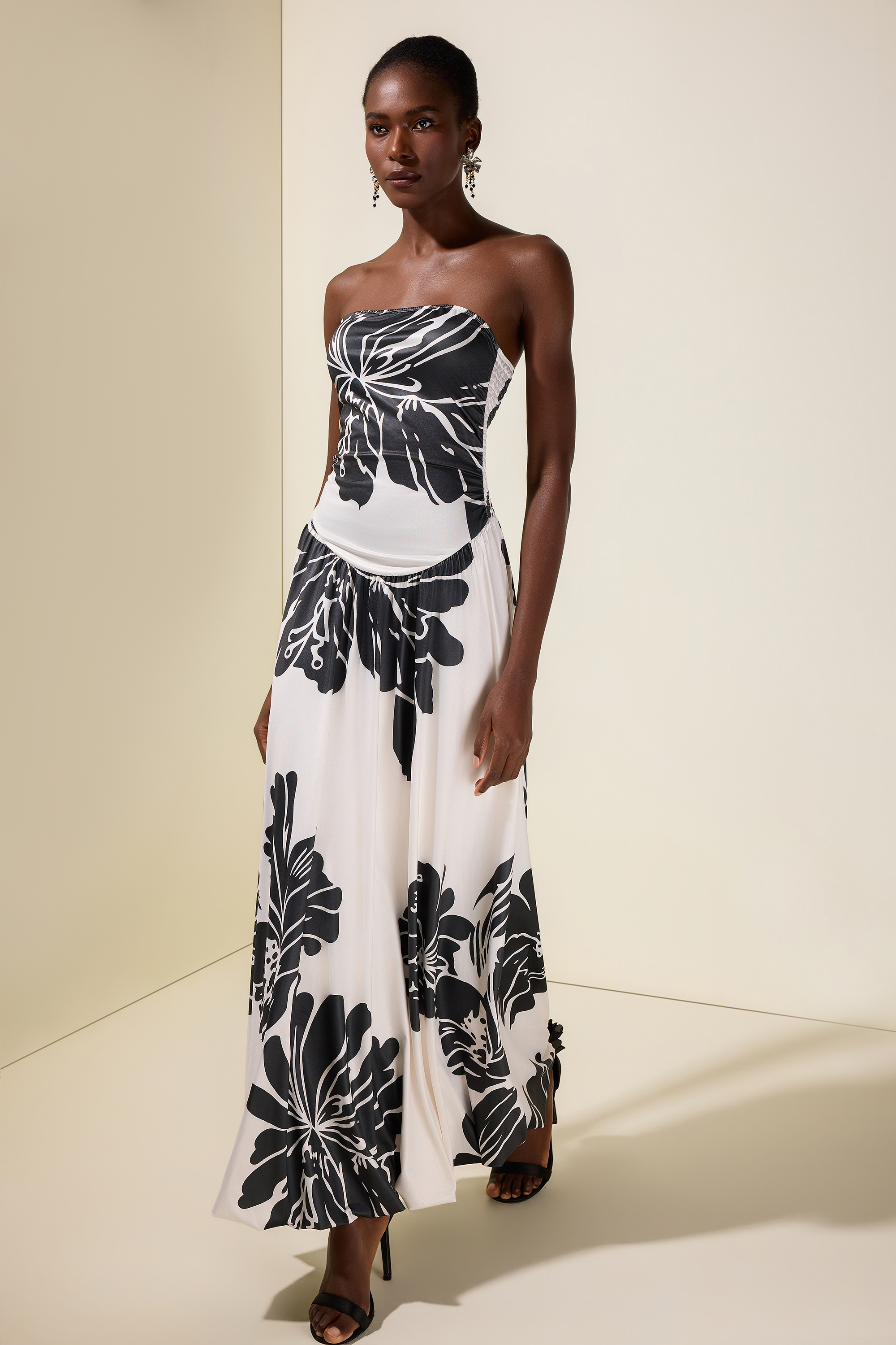 Floral Contrast Color Smocking Midi Dress