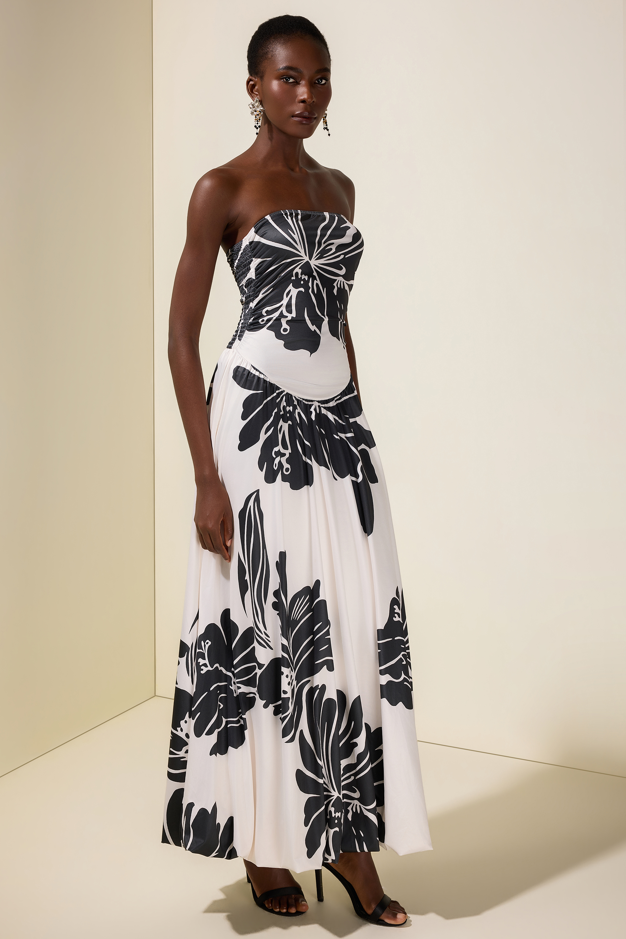 Floral Contrast Color Smocking Midi Dress
