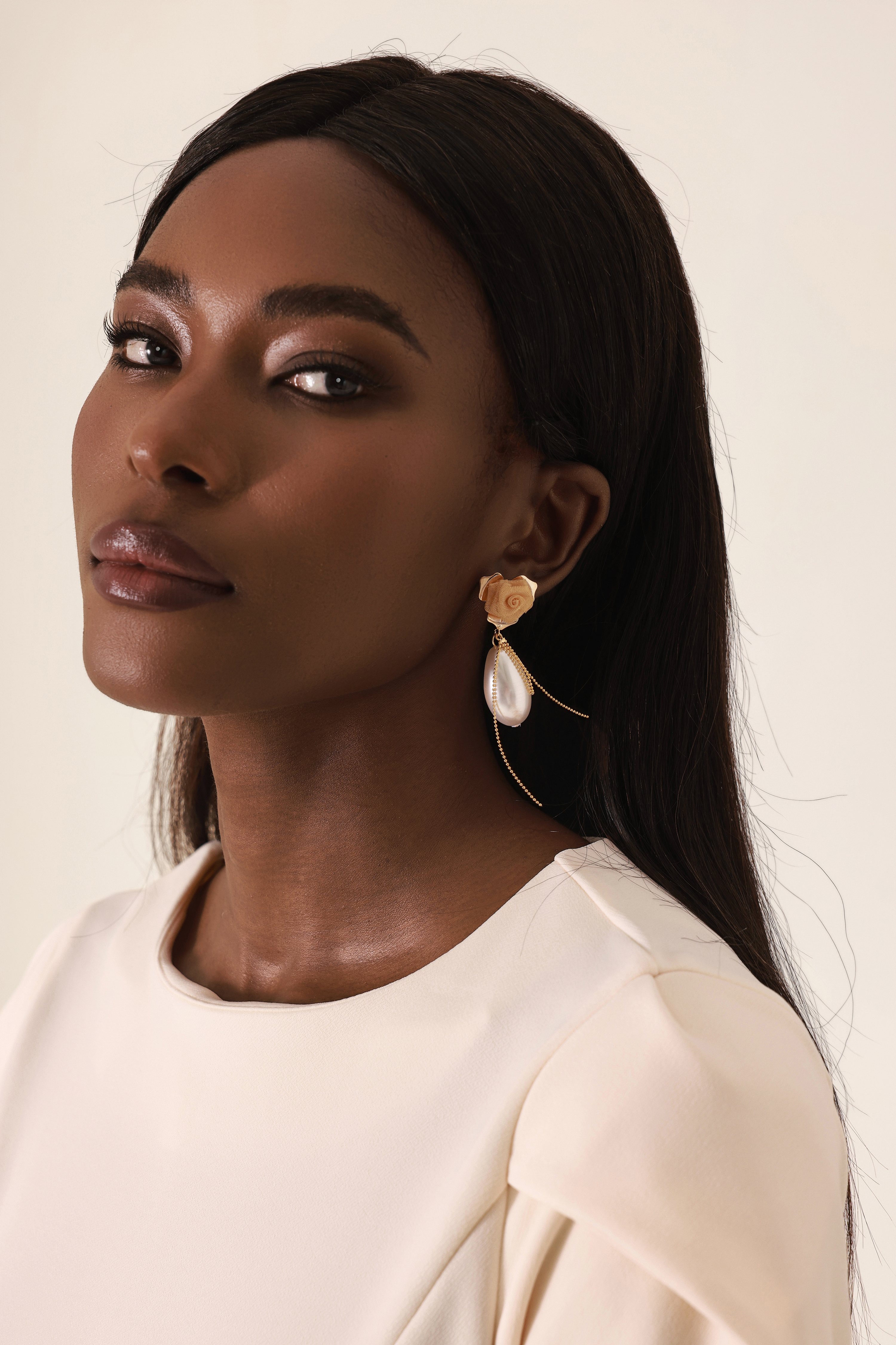 Faux Pearl Floral Shape Earrings