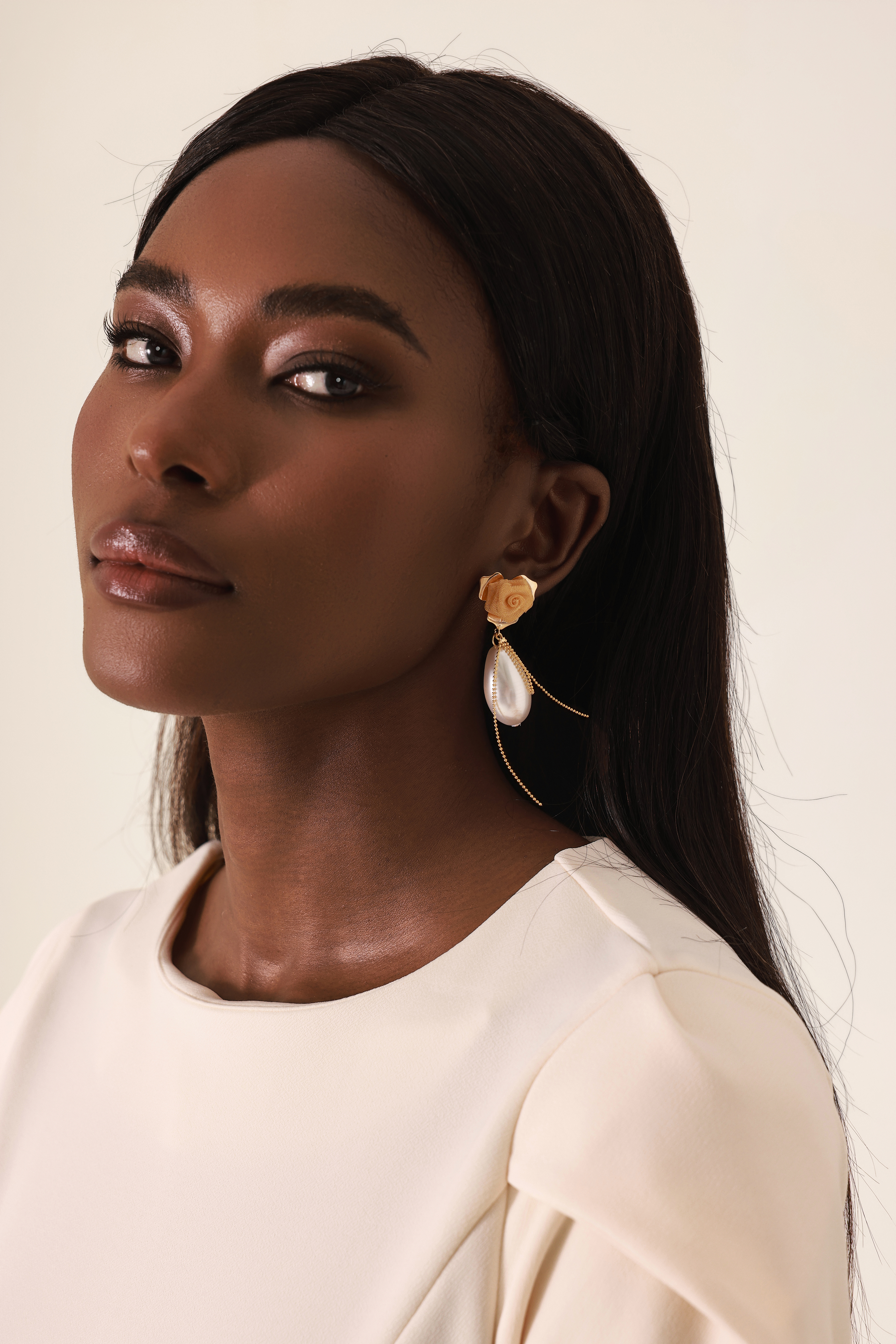 Faux Pearl Floral Shape Earrings