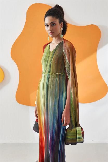 Gradient Color Pleated Sleeveless Dress ＆ Long Sleeve Cape Set