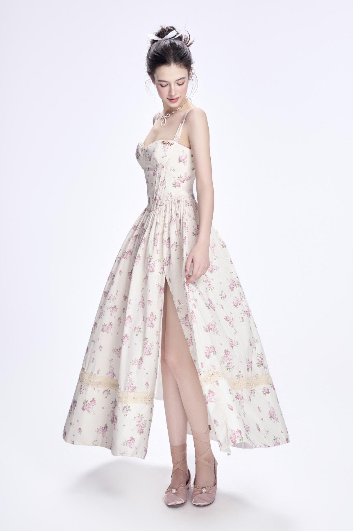 Floral Lace Sweetheart Neck Midi Dress