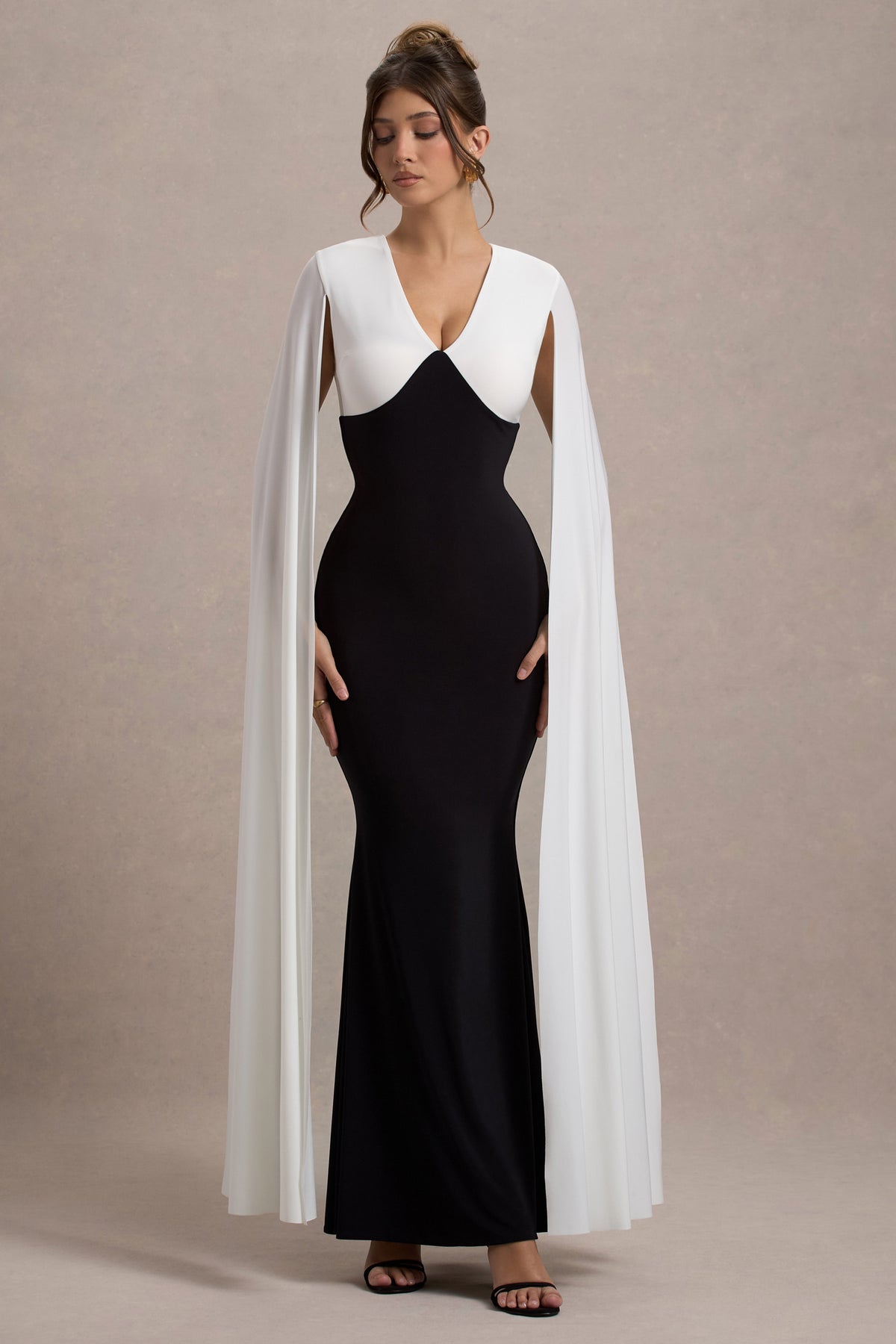 Contrast Color V-Neck Cape Sleeve Maxi Dress