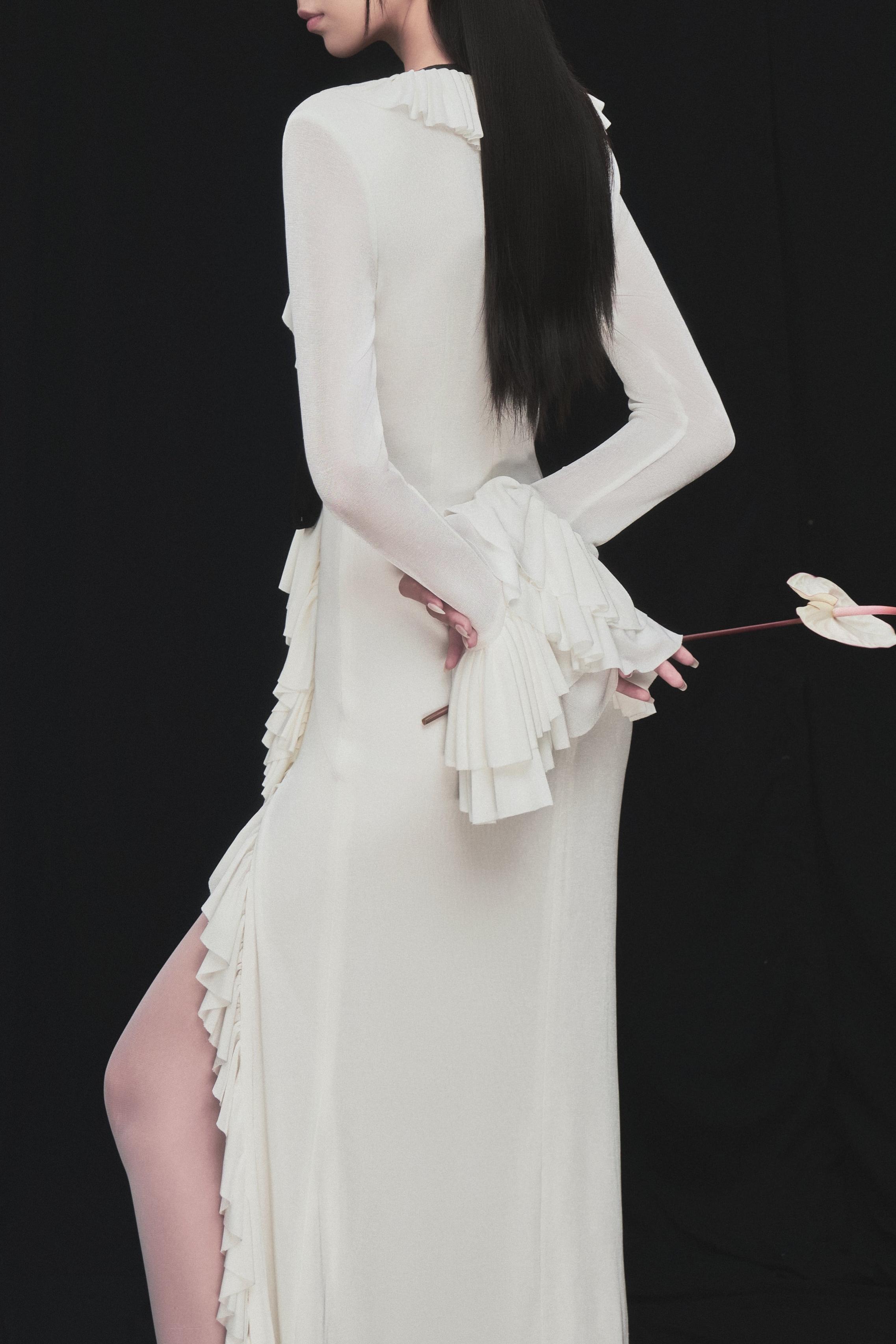 Ruffle Contrast Color Lace-Up Maxi Dress