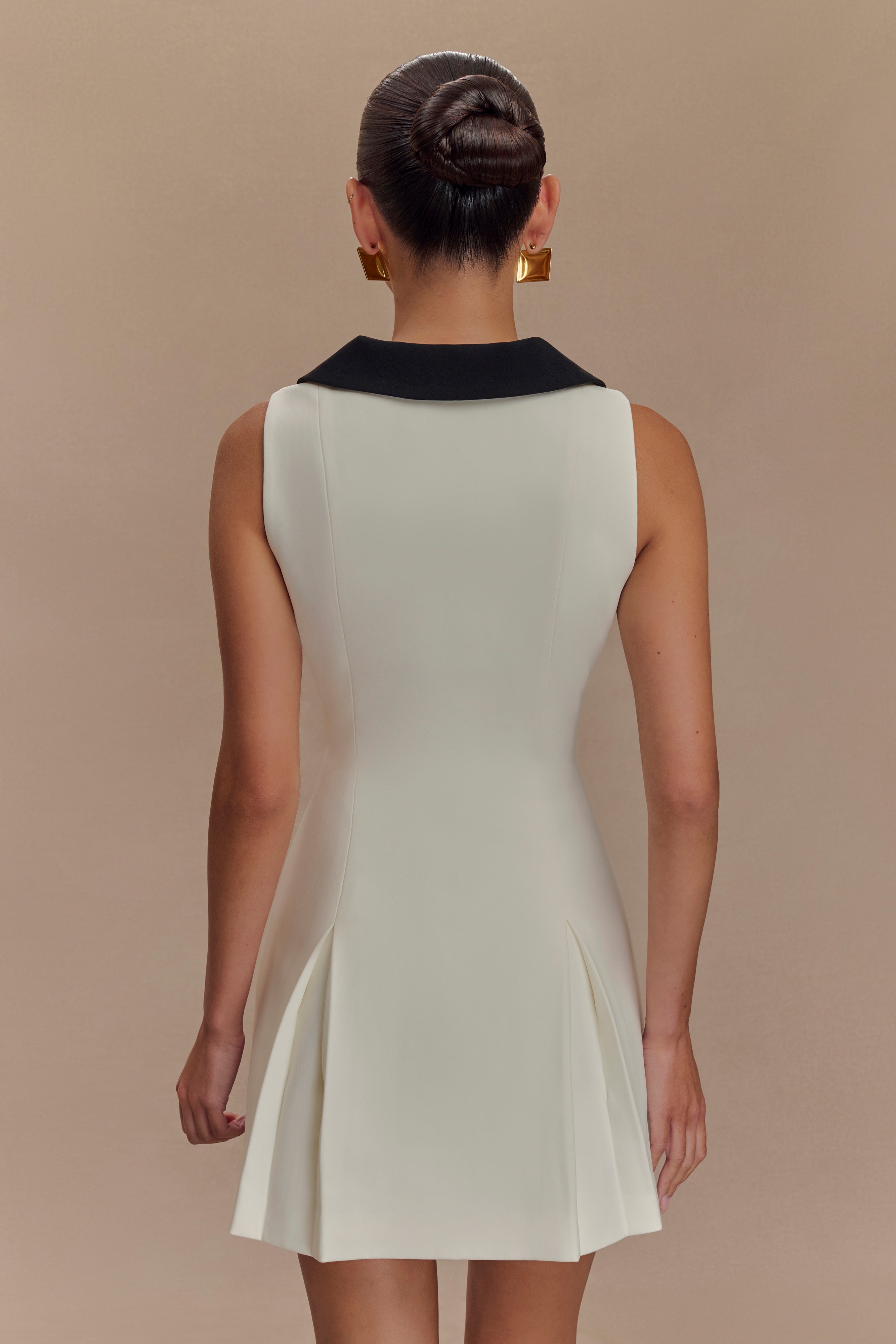 Shawl Collar Metallic Button Sleeveless Contrast Mini Dress
