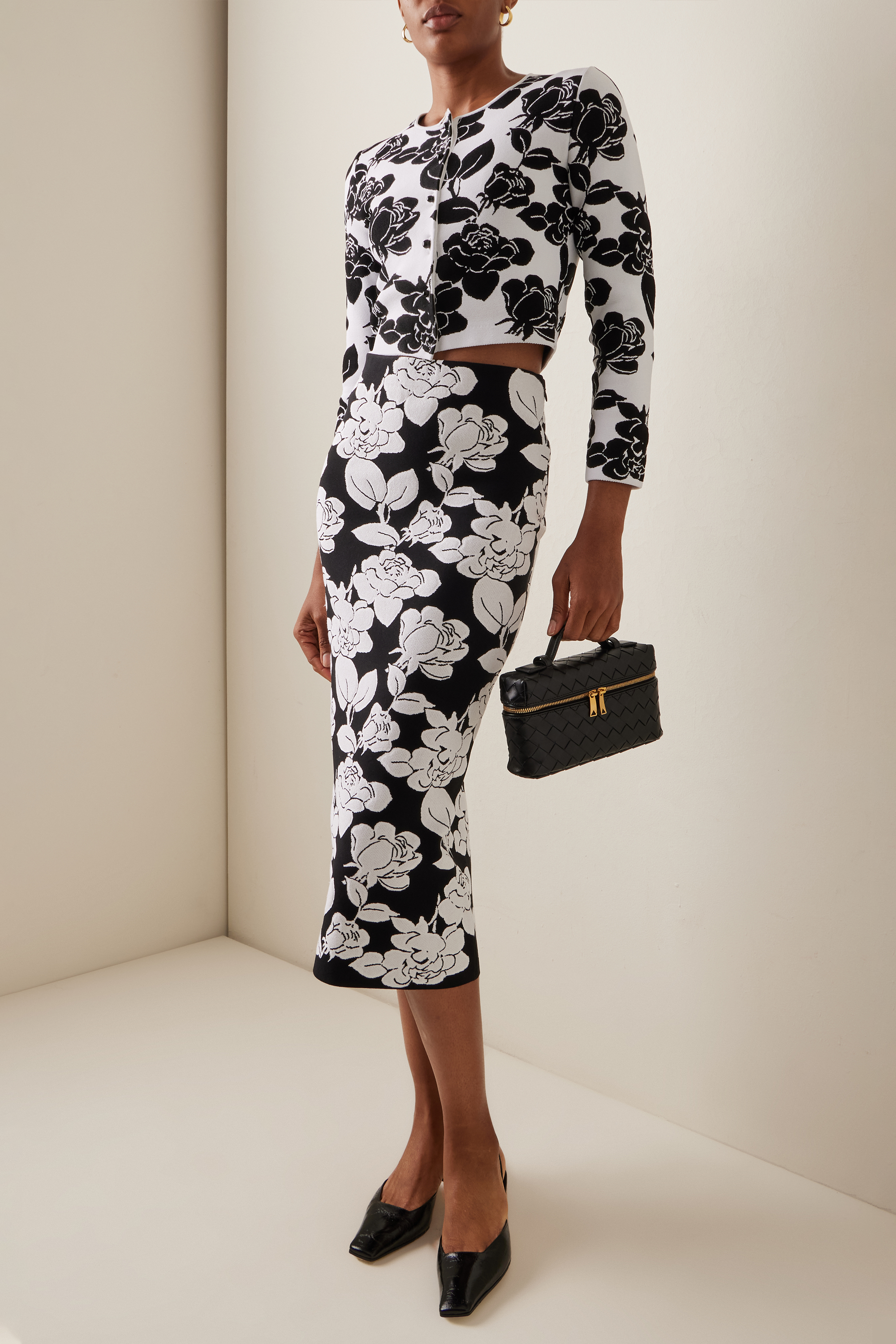 Floral Crew Collar Embroidered Cardigan – JardinVue
