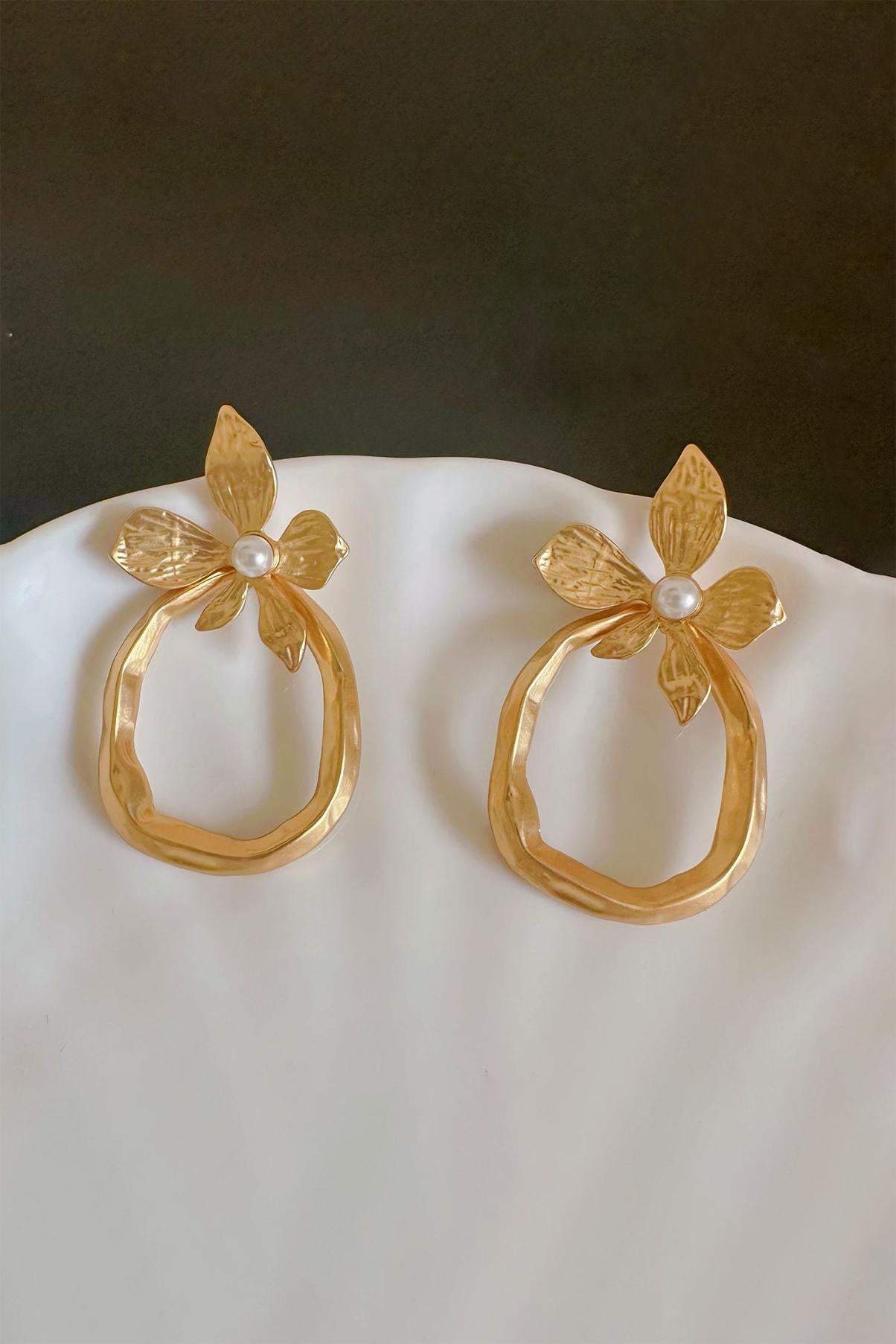 Flower Pearl Geometric Irregular Earrings