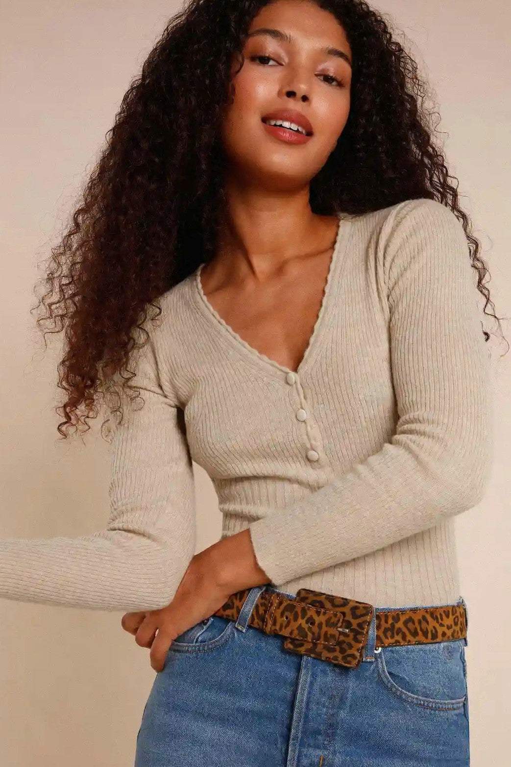 Knit Solid Long Sleeve V-Neck Top