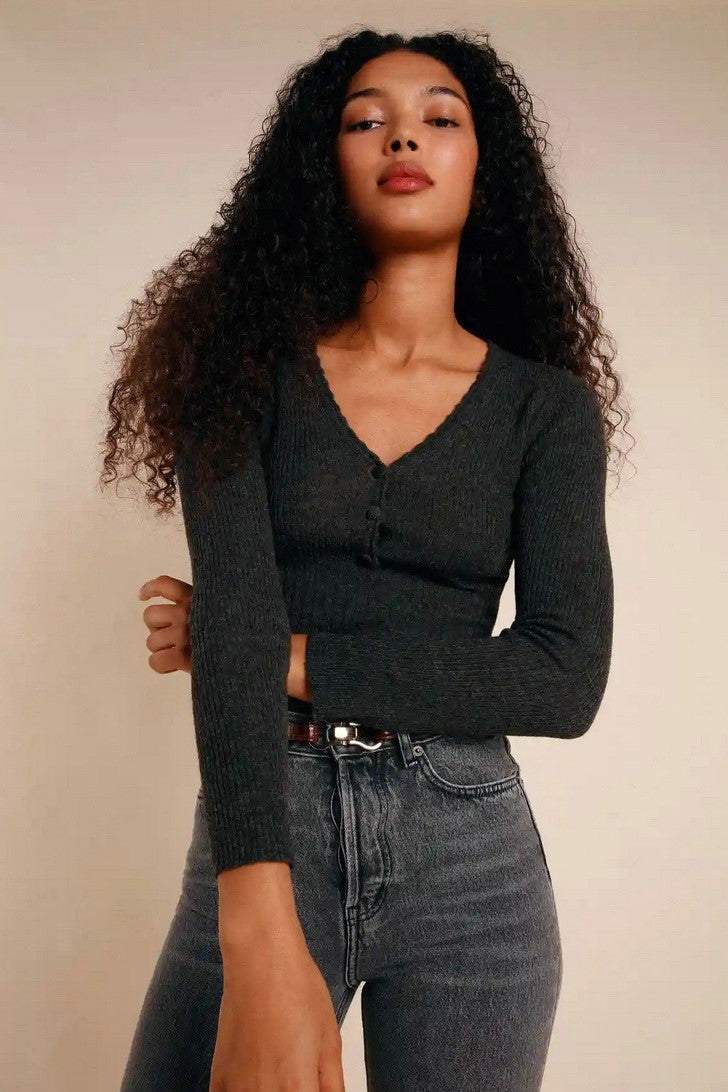 Knit Solid Long Sleeve V-Neck Top